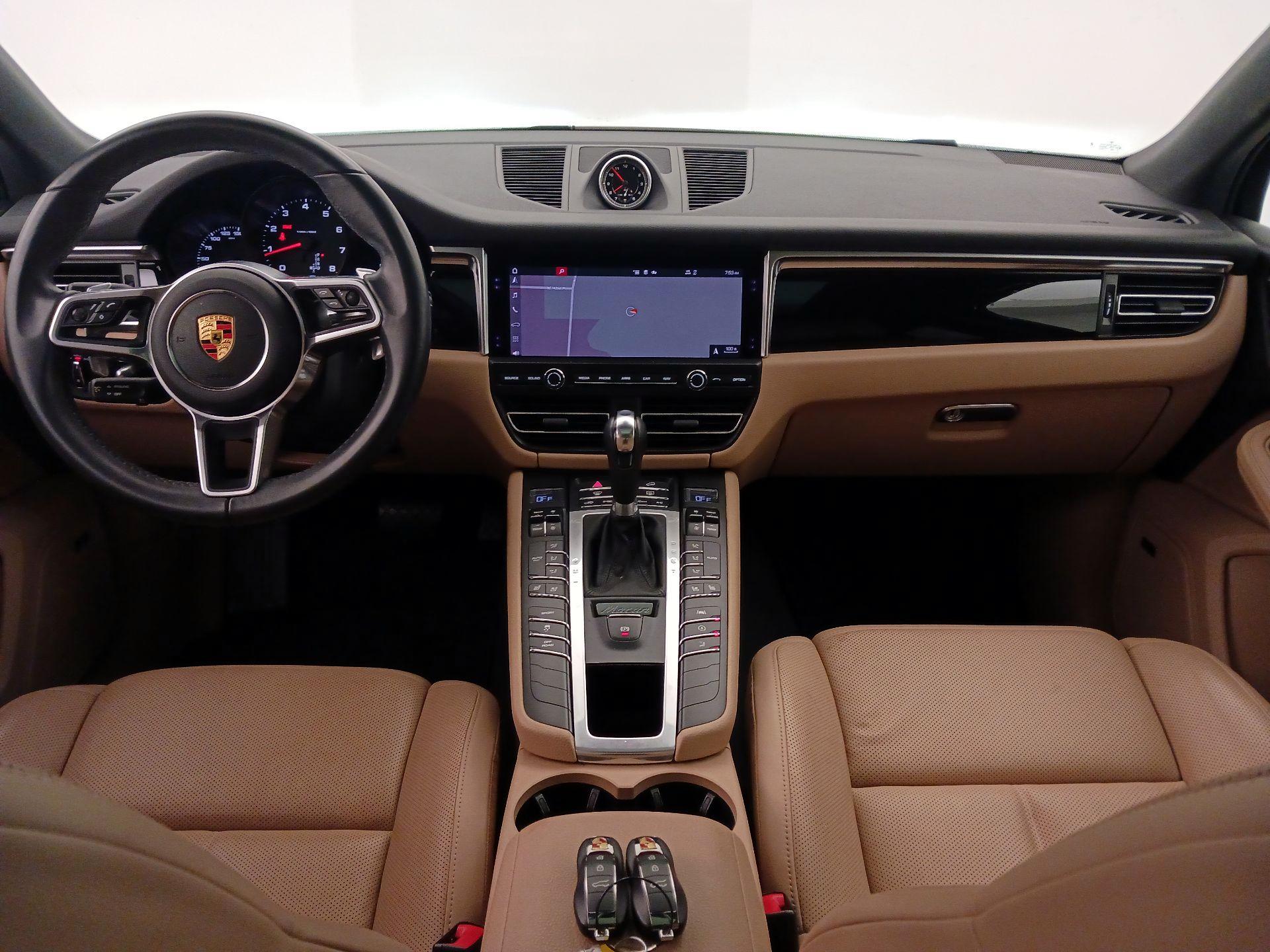 Thumbnail: 2021 Porsche Macan - 9