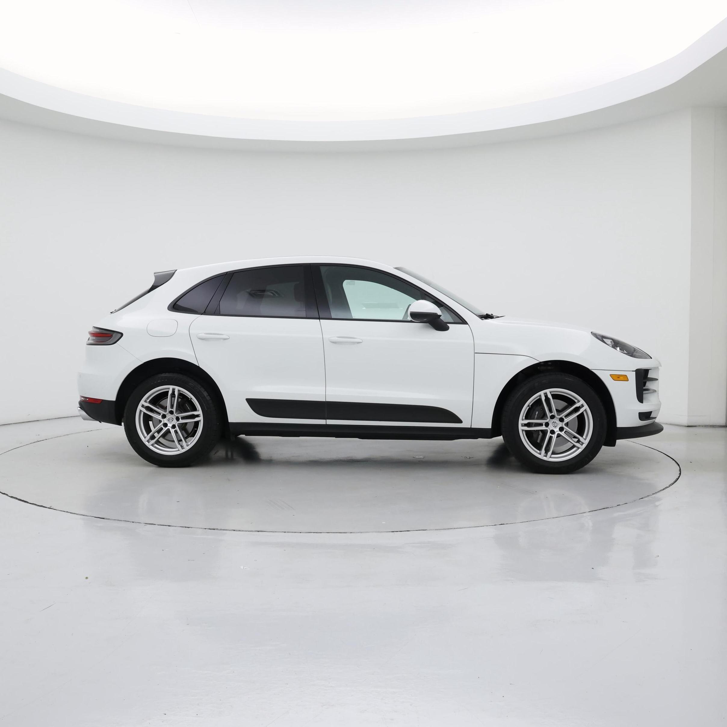 Thumbnail: 2021 Porsche Macan - 7