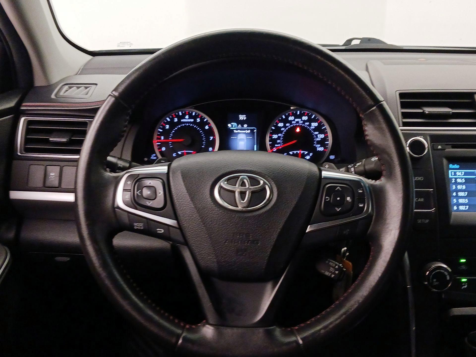 Thumbnail: 2016 Toyota Camry - 10
