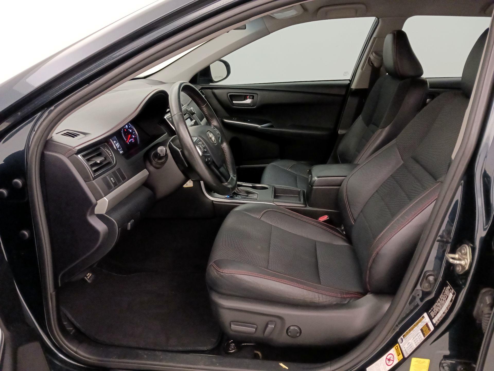 Thumbnail: 2016 Toyota Camry - 11