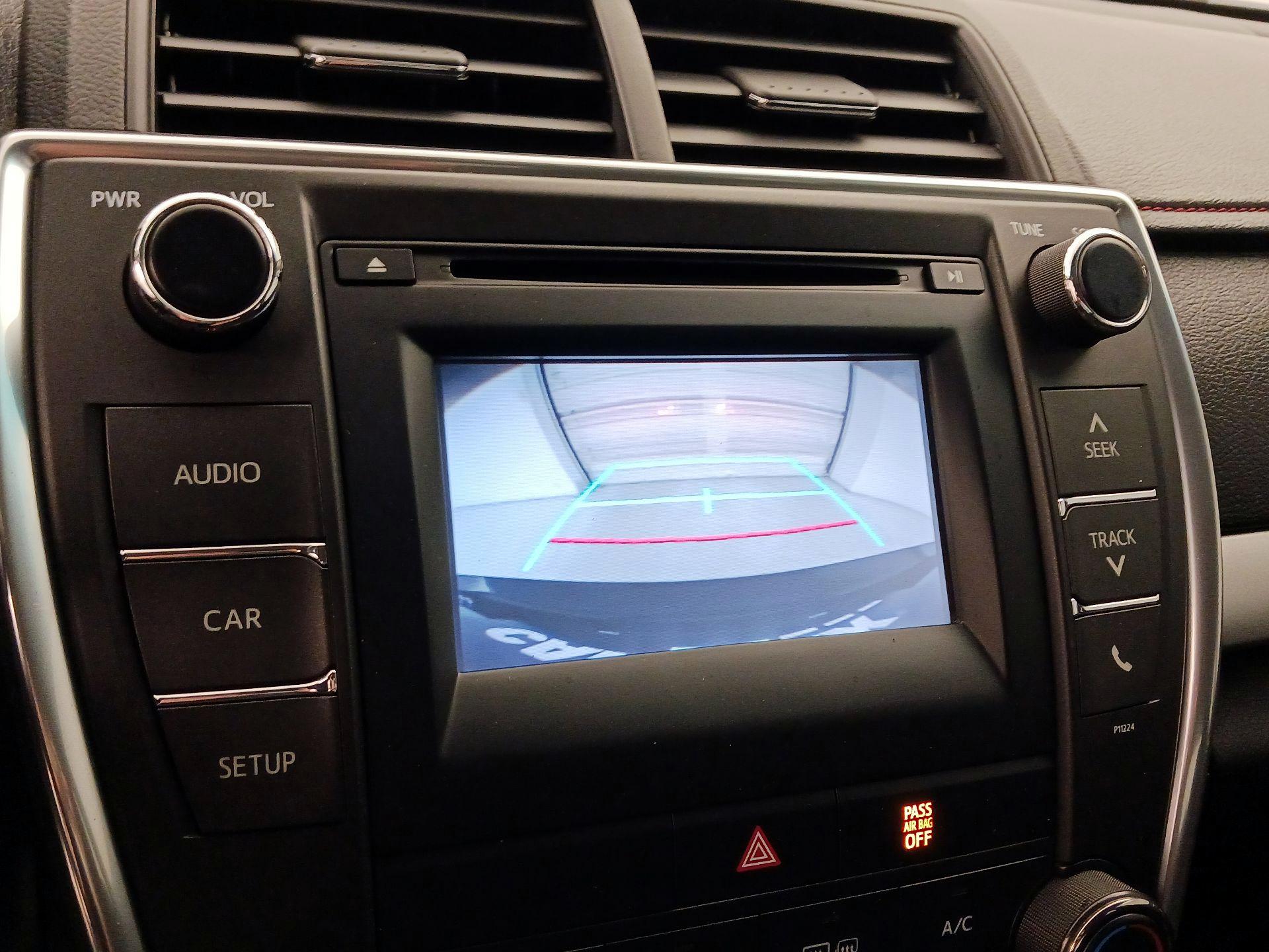 Thumbnail: 2016 Toyota Camry - 14