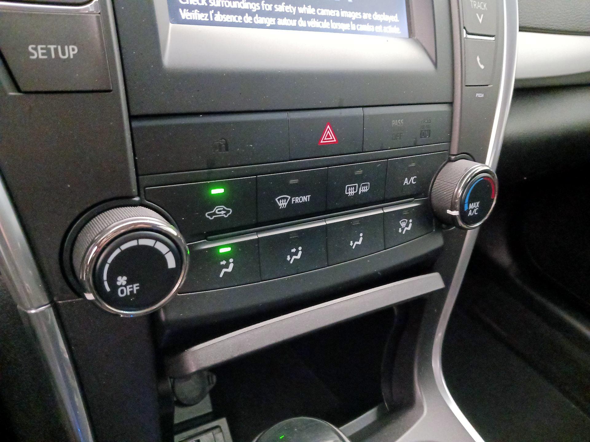 Thumbnail: 2016 Toyota Camry - 16