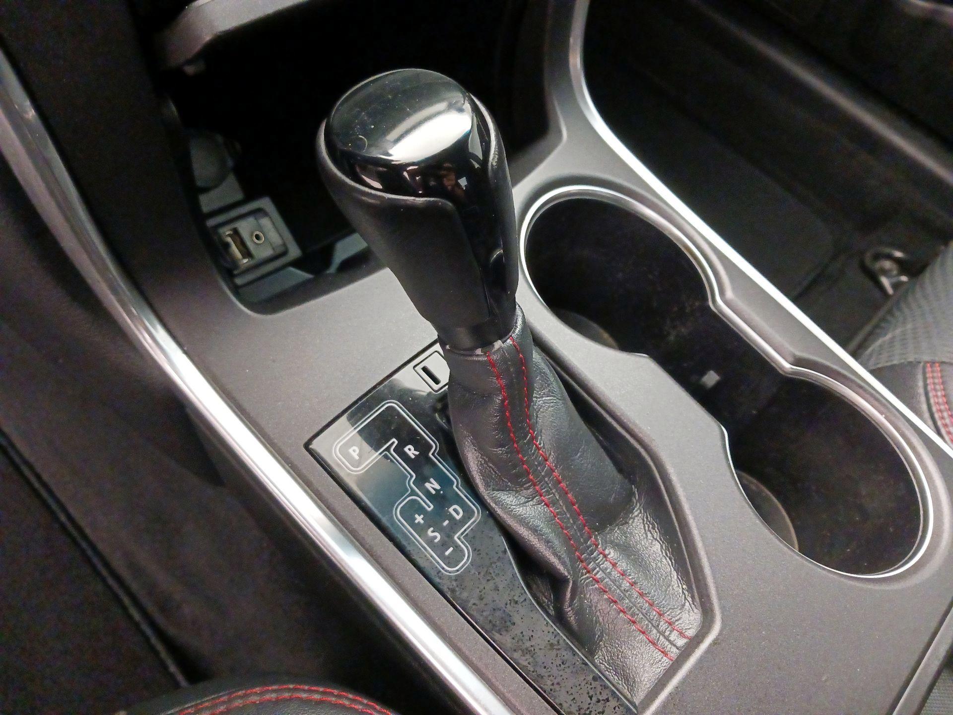 Thumbnail: 2016 Toyota Camry - 17
