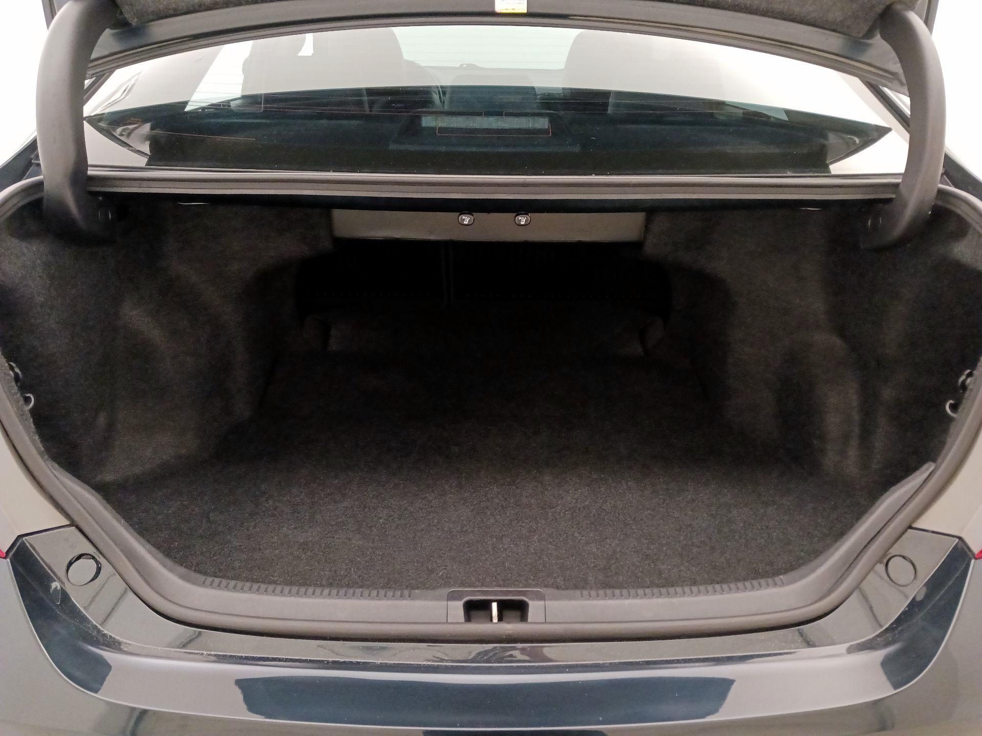 Thumbnail: 2016 Toyota Camry - 20