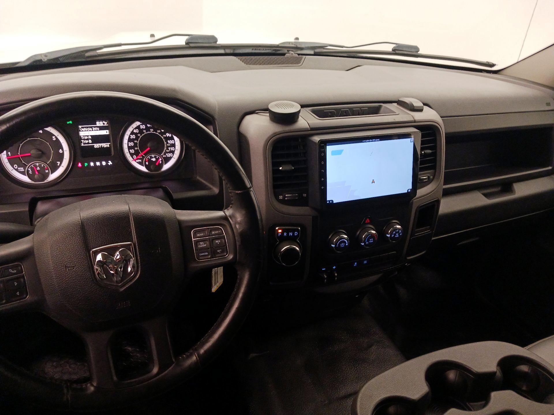 Thumbnail: 2019 RAM 1500 Classic - 9