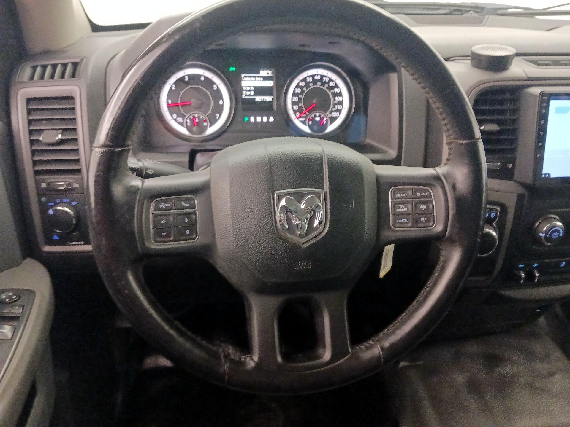 Thumbnail: 2019 RAM 1500 Classic - 10