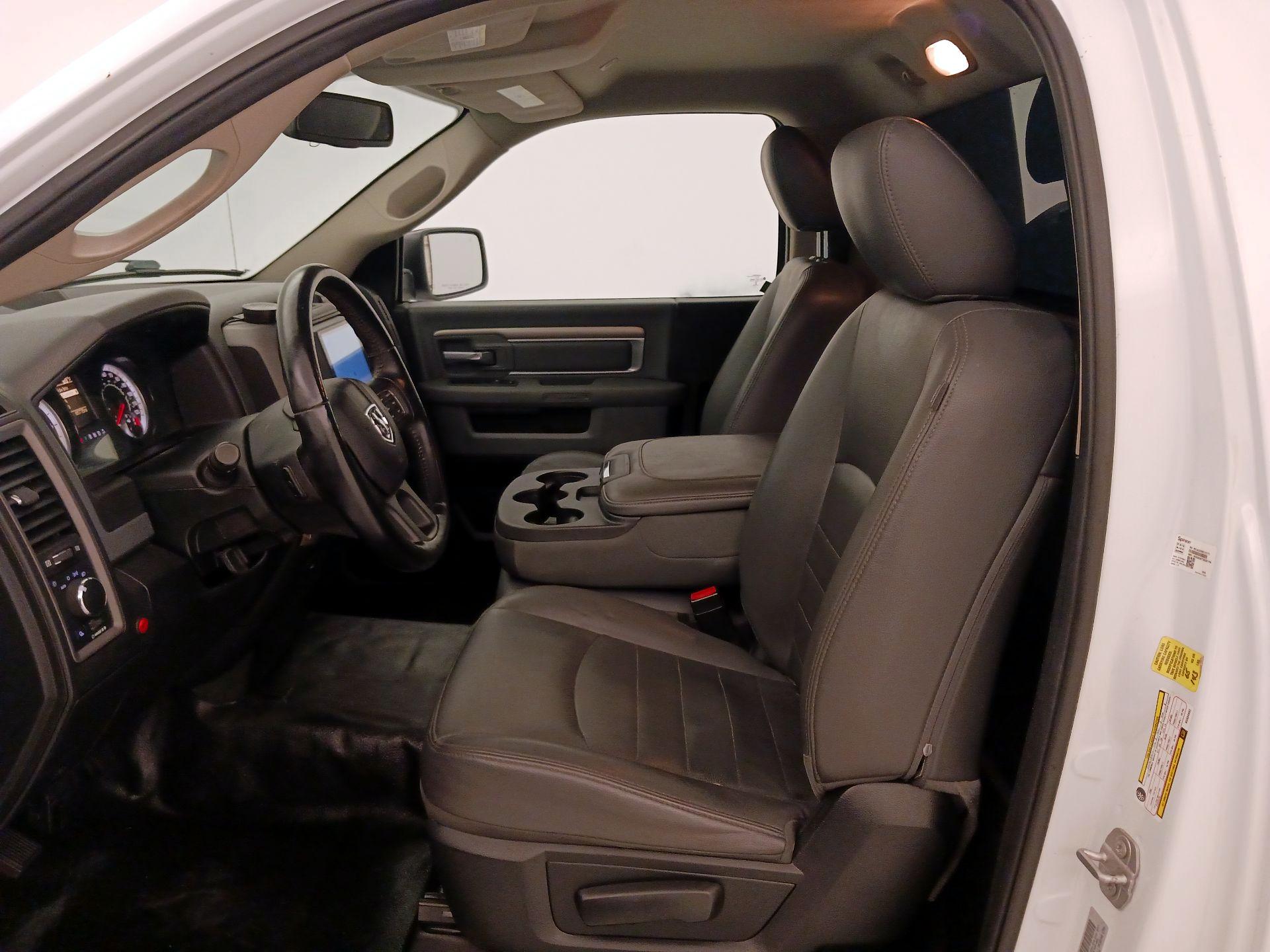 Thumbnail: 2019 RAM 1500 Classic - 11