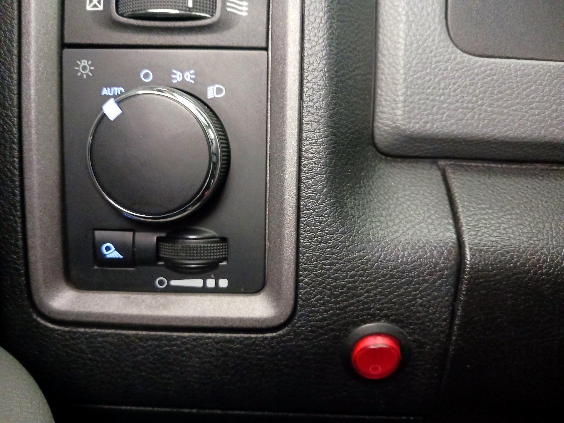 Thumbnail: 2019 RAM 1500 Classic - 13
