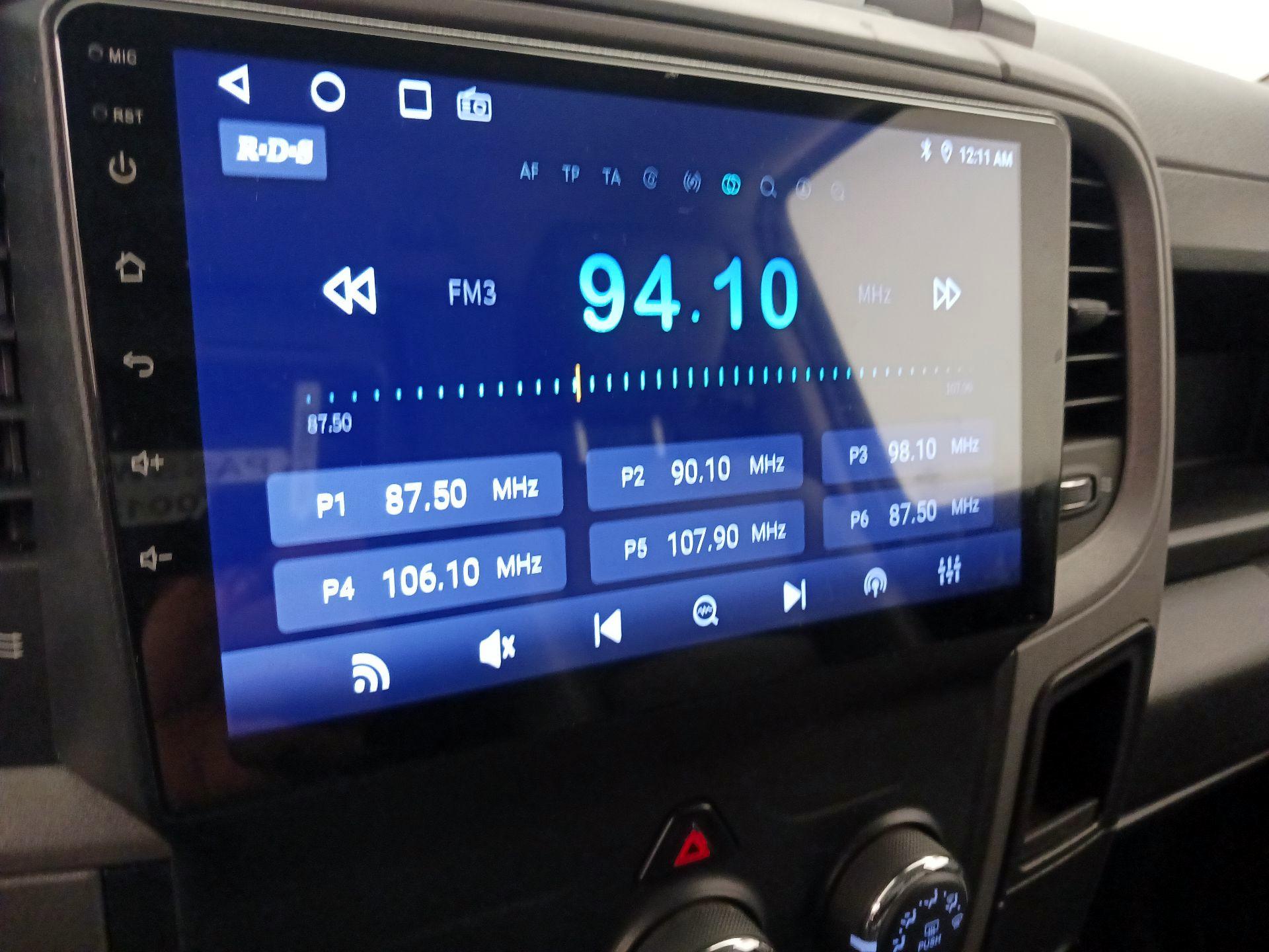 Thumbnail: 2019 RAM 1500 Classic - 16