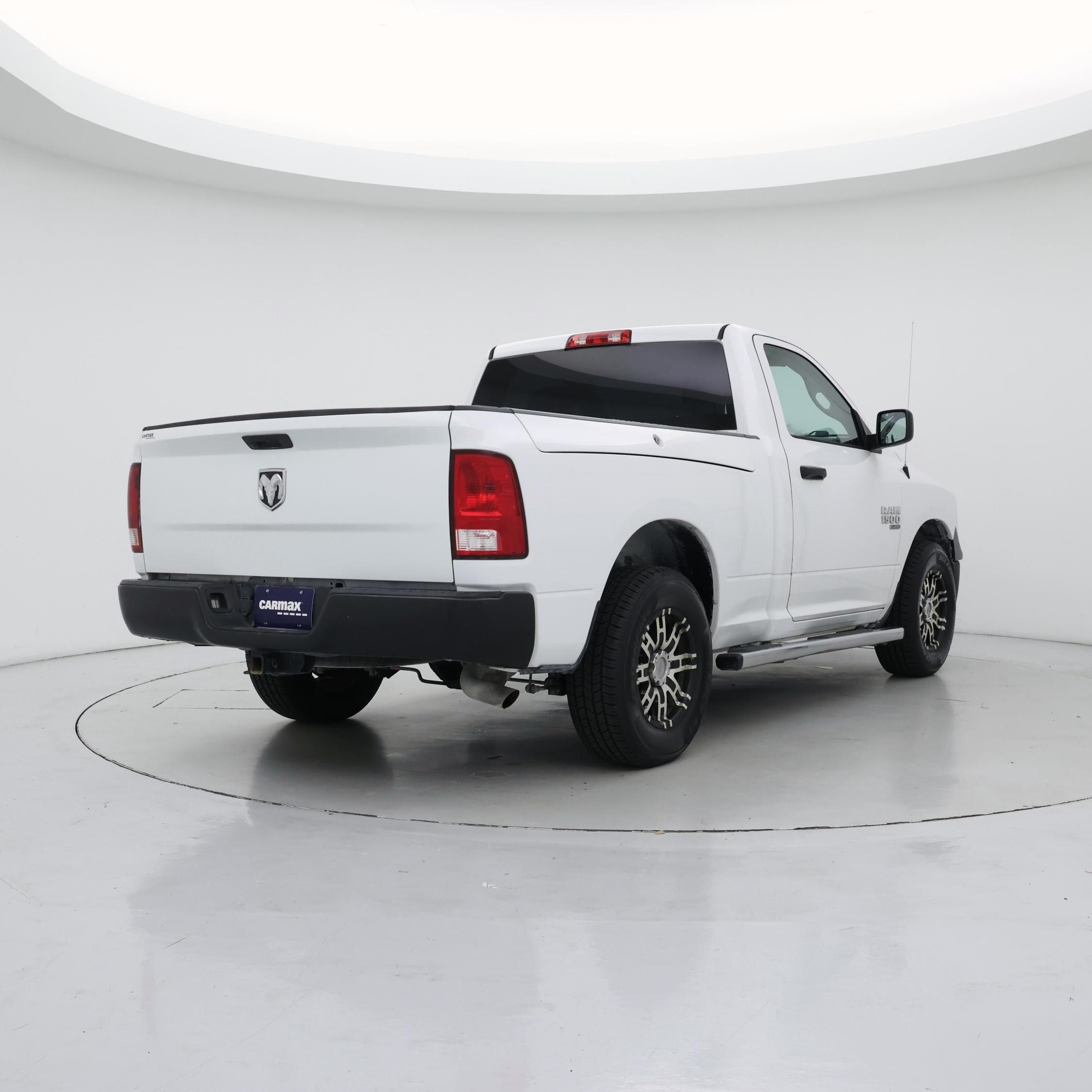 Thumbnail: 2019 RAM 1500 Classic - 8