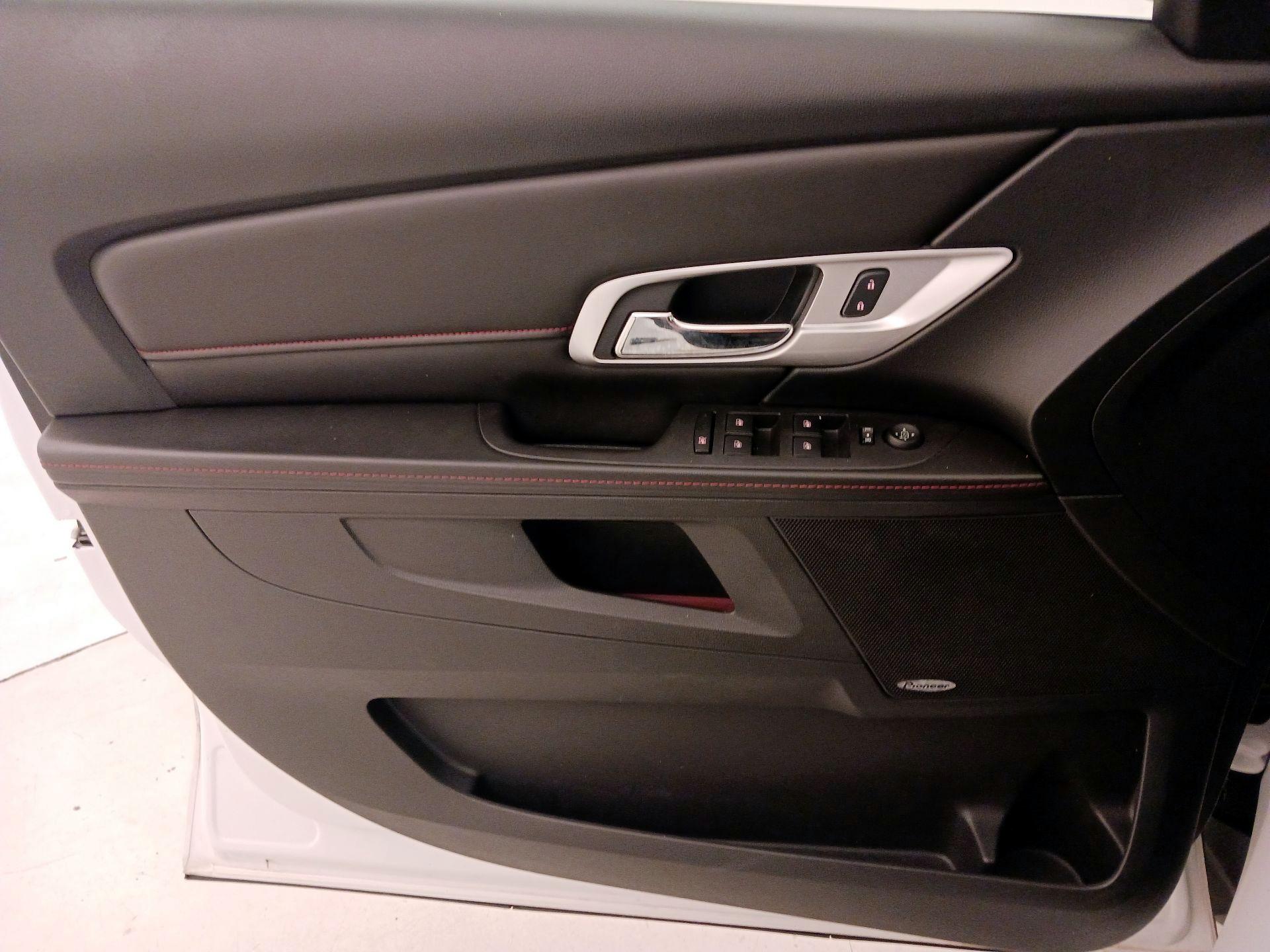 Thumbnail: 2015 GMC Terrain - 12
