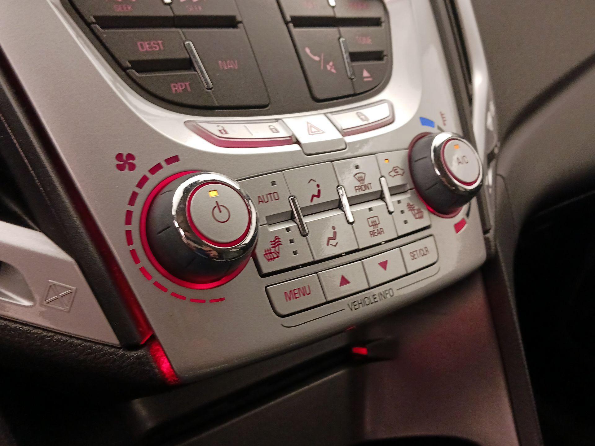 Thumbnail: 2015 GMC Terrain - 17