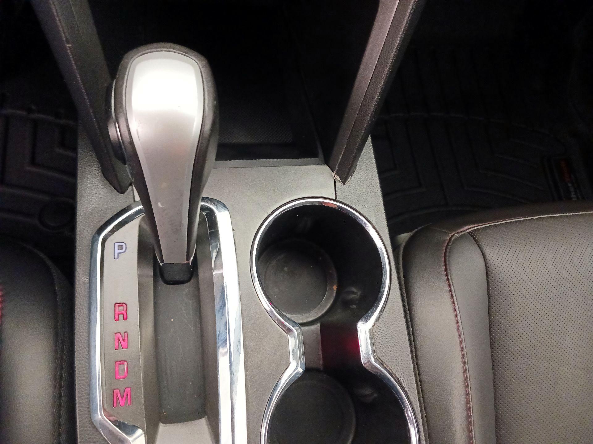 Thumbnail: 2015 GMC Terrain - 18