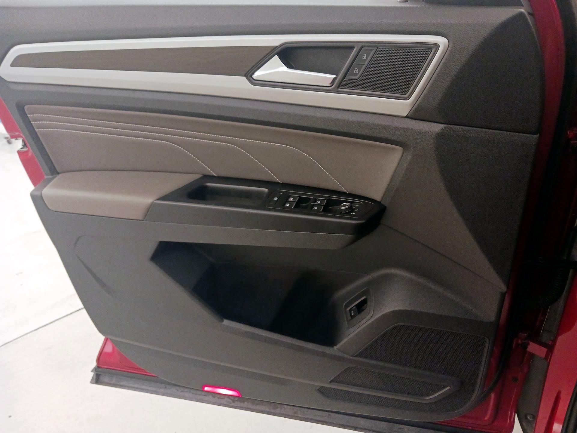 Thumbnail: 2021 Volkswagen Atlas - 12