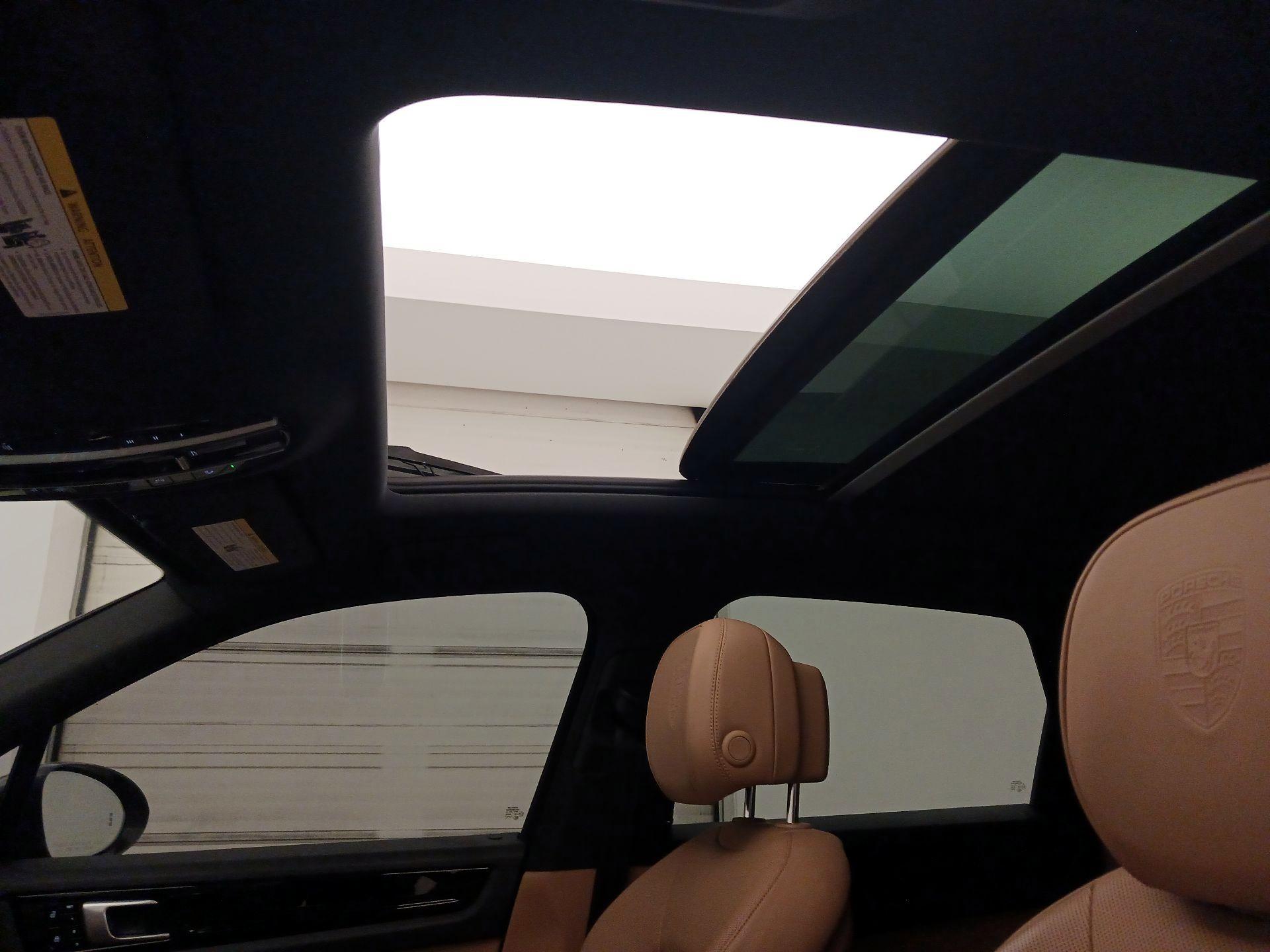 Thumbnail: 2019 Porsche Cayenne - 18