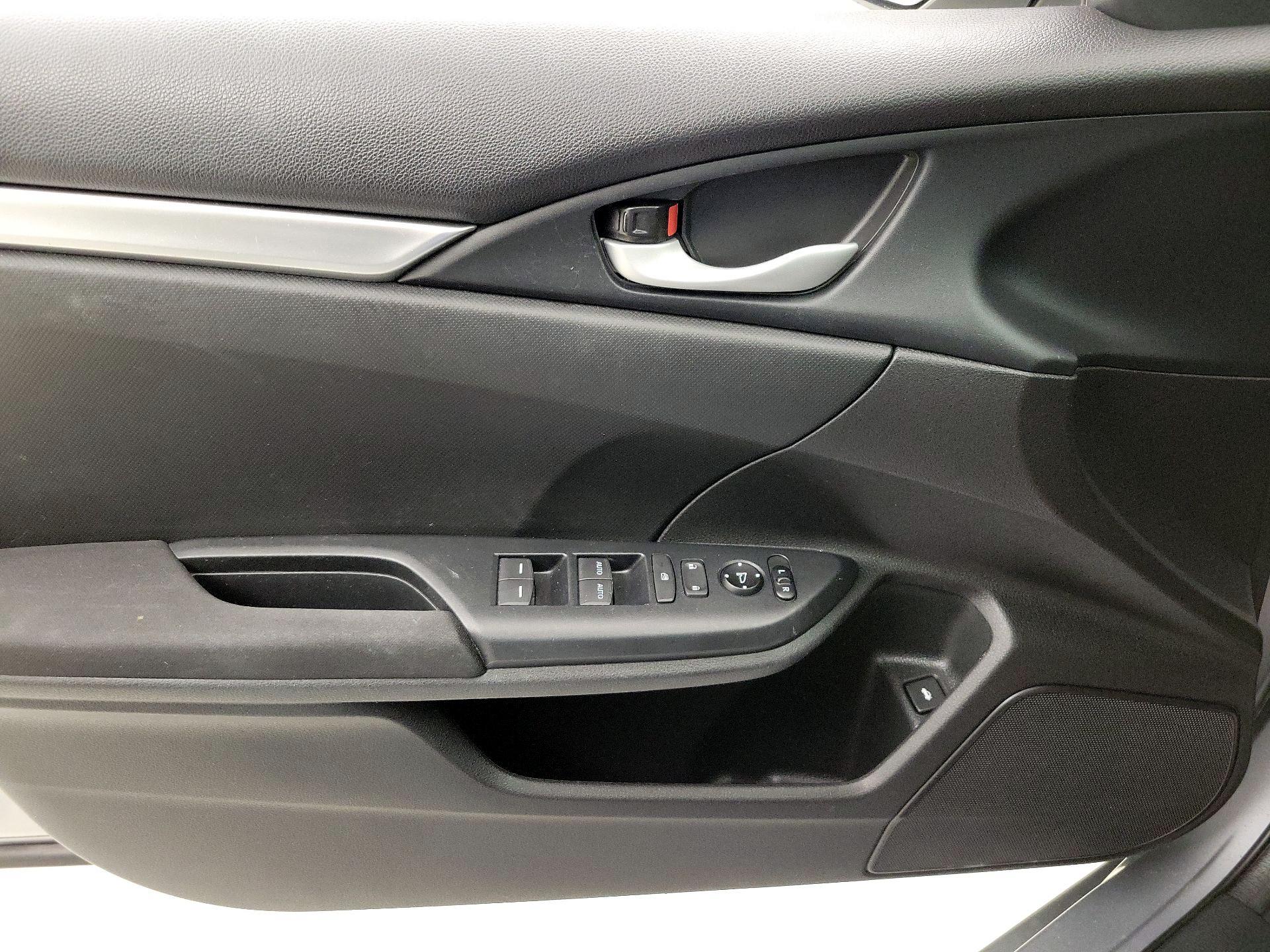 Thumbnail: 2016 Honda Civic - 12