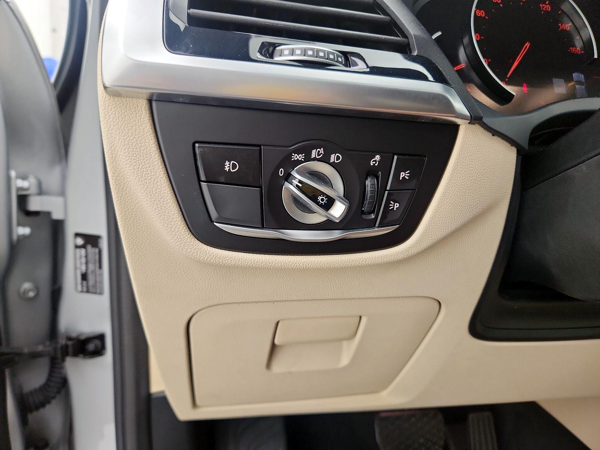 Thumbnail: 2021 BMW X3 - 13
