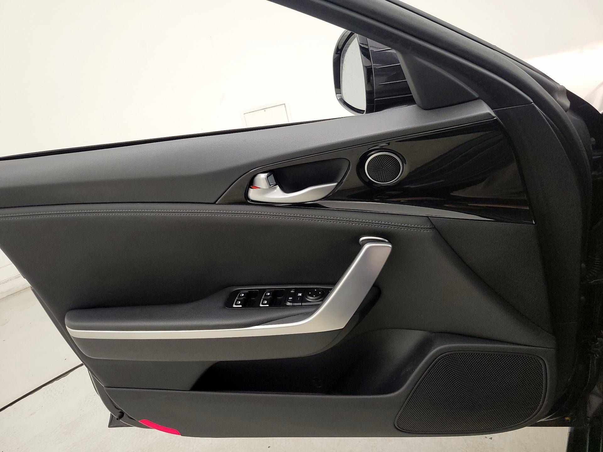 Thumbnail: 2019 Kia Stinger - 12