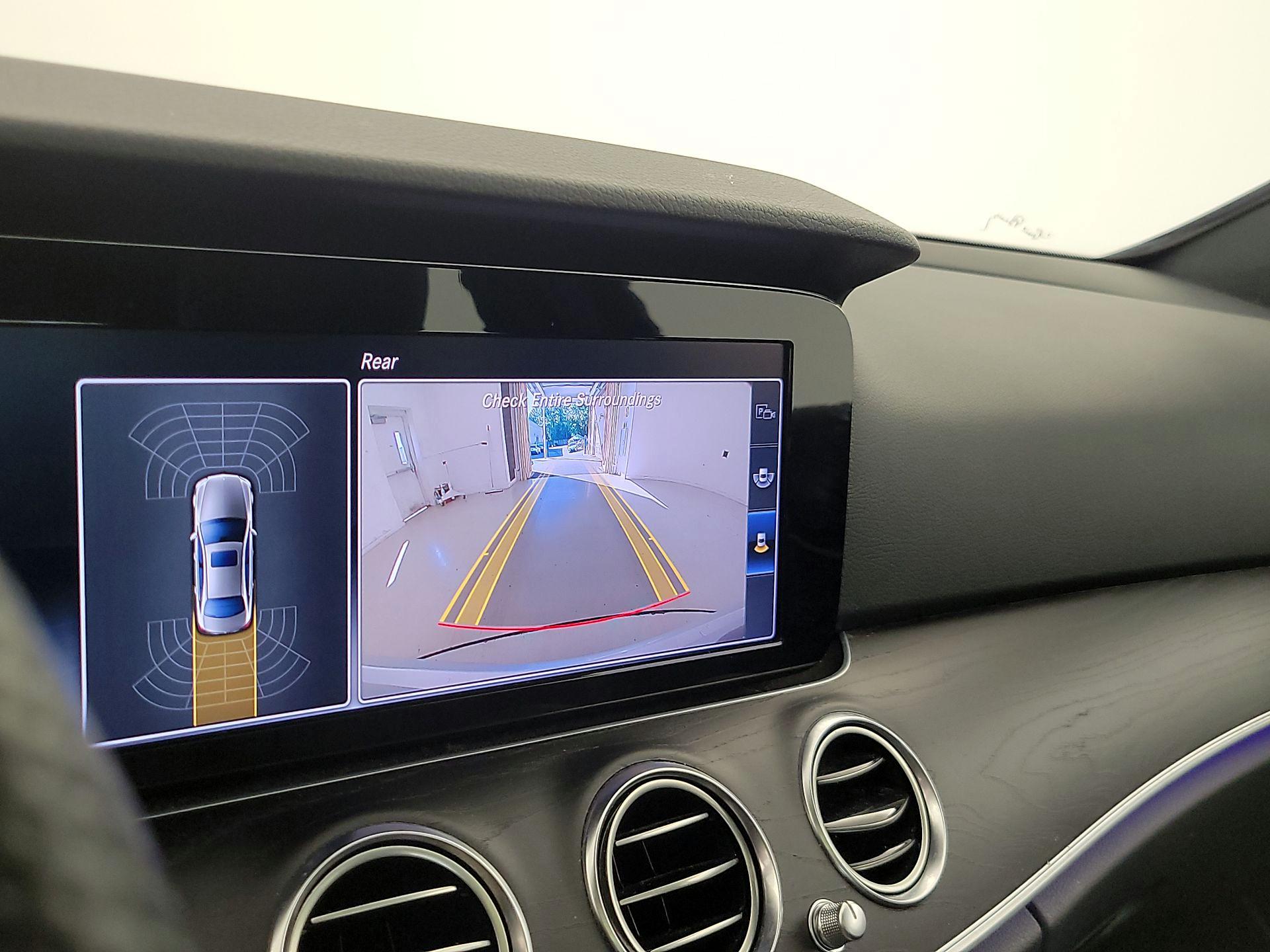 Thumbnail: 2017 Mercedes-Benz E-Class - 15