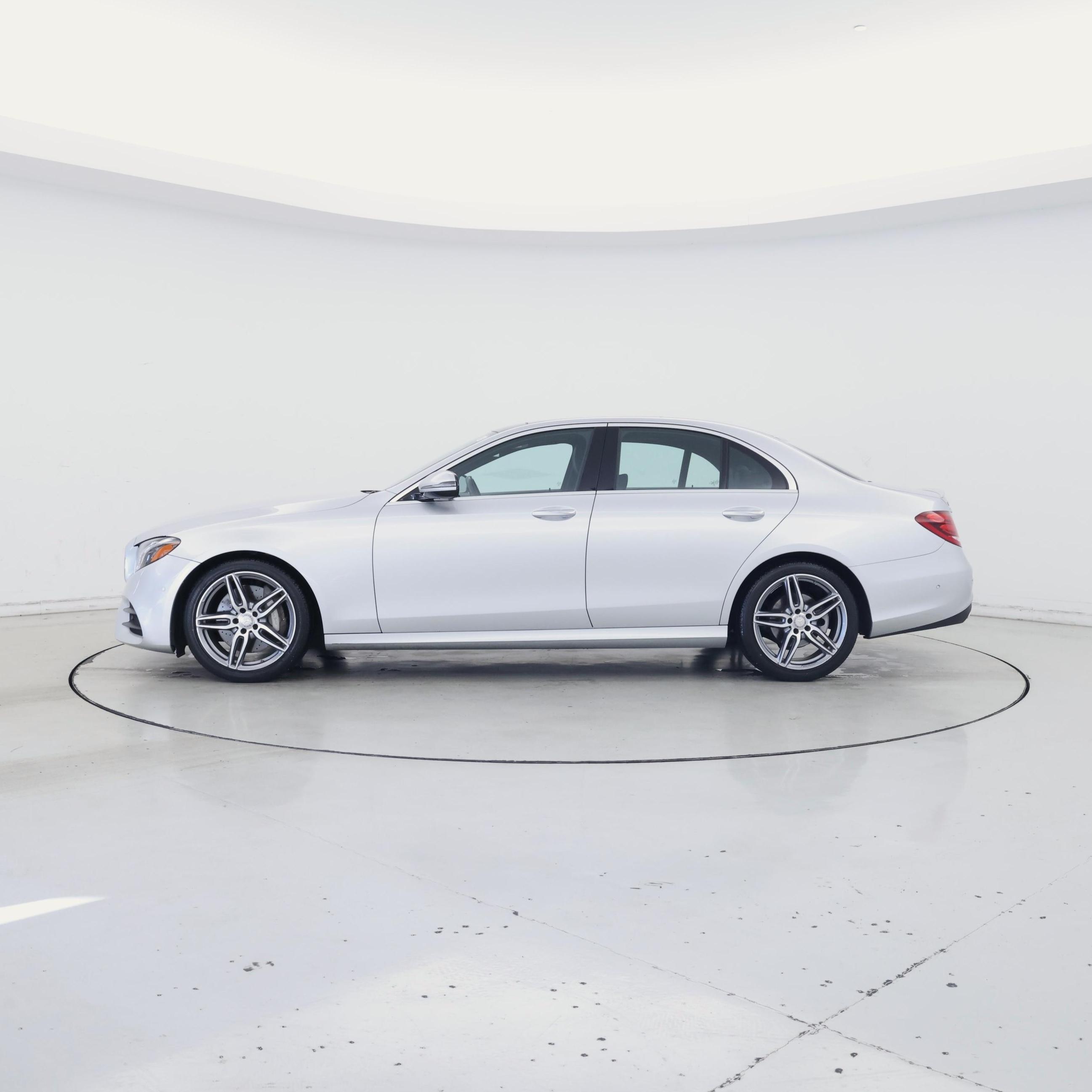 Thumbnail: 2017 Mercedes-Benz E-Class - 3