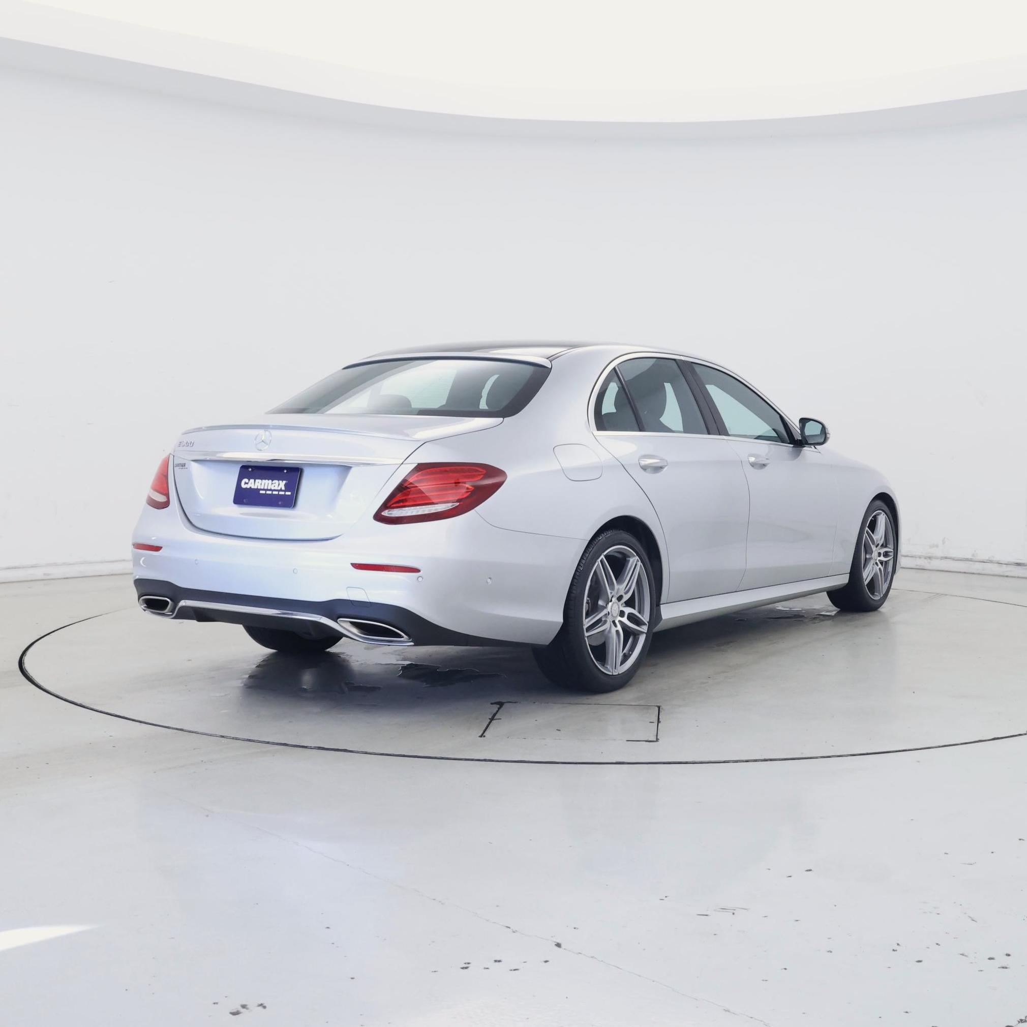 Thumbnail: 2017 Mercedes-Benz E-Class - 8