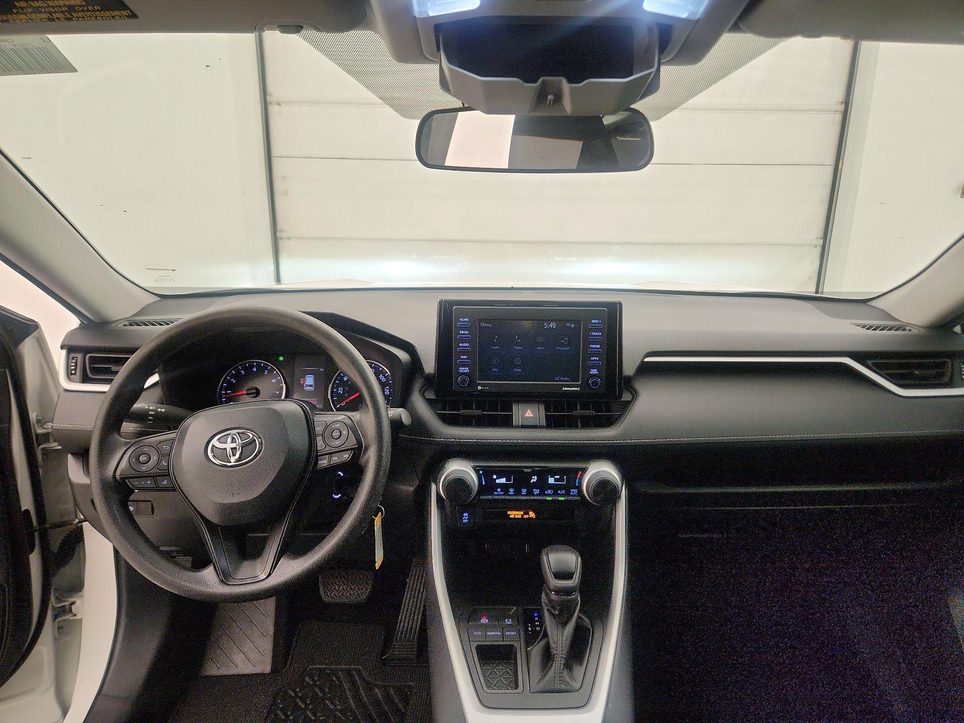 Thumbnail: 2021 Toyota RAV4 - 9