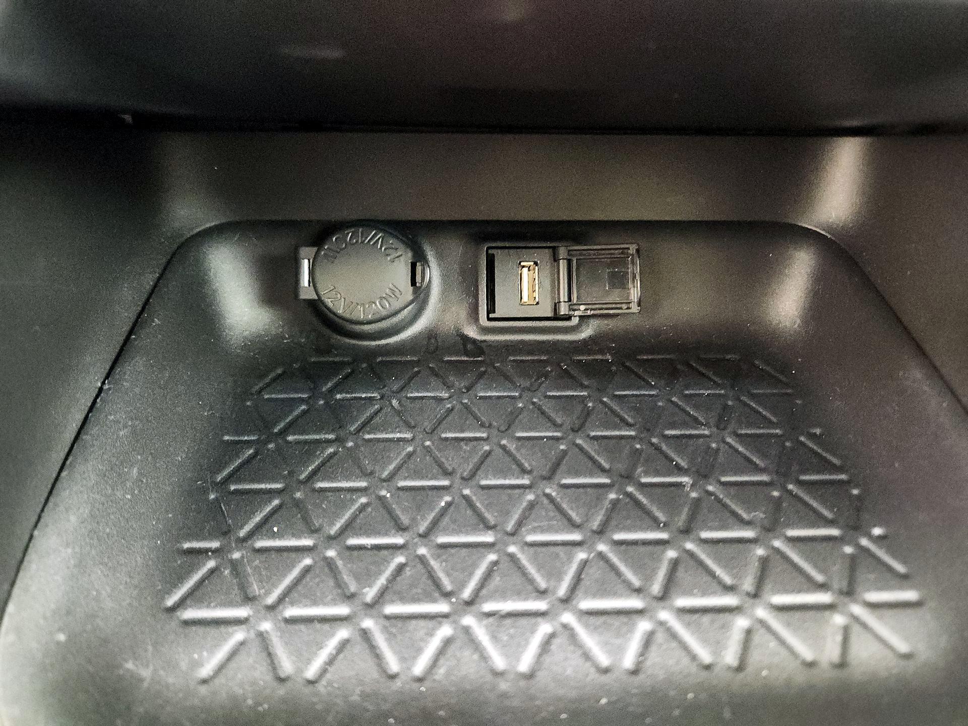 Thumbnail: 2021 Toyota RAV4 - 18