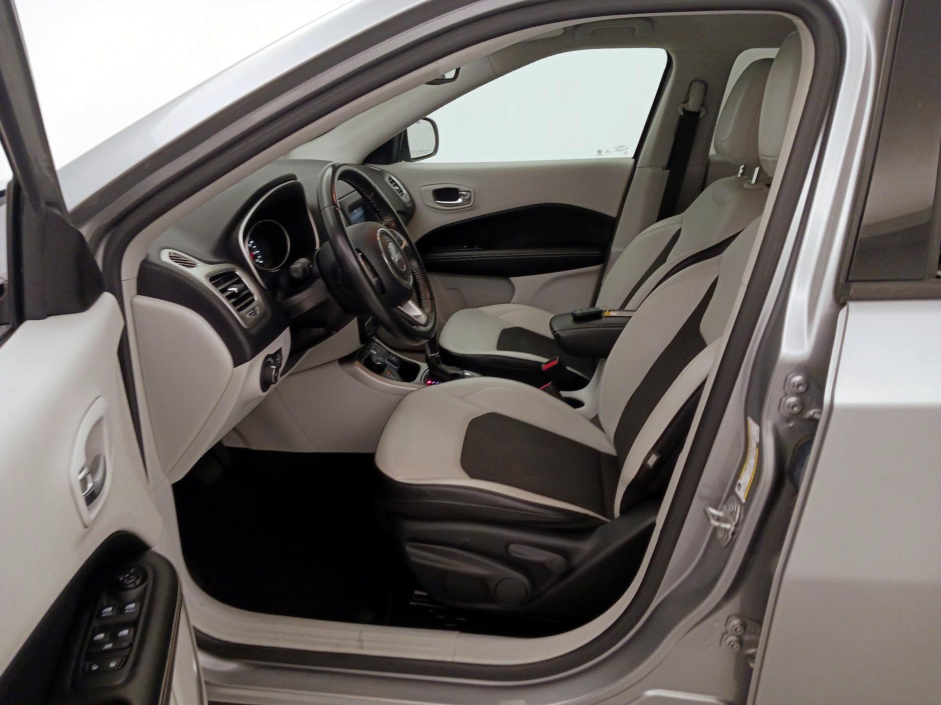 Thumbnail: 2019 Jeep Compass - 11