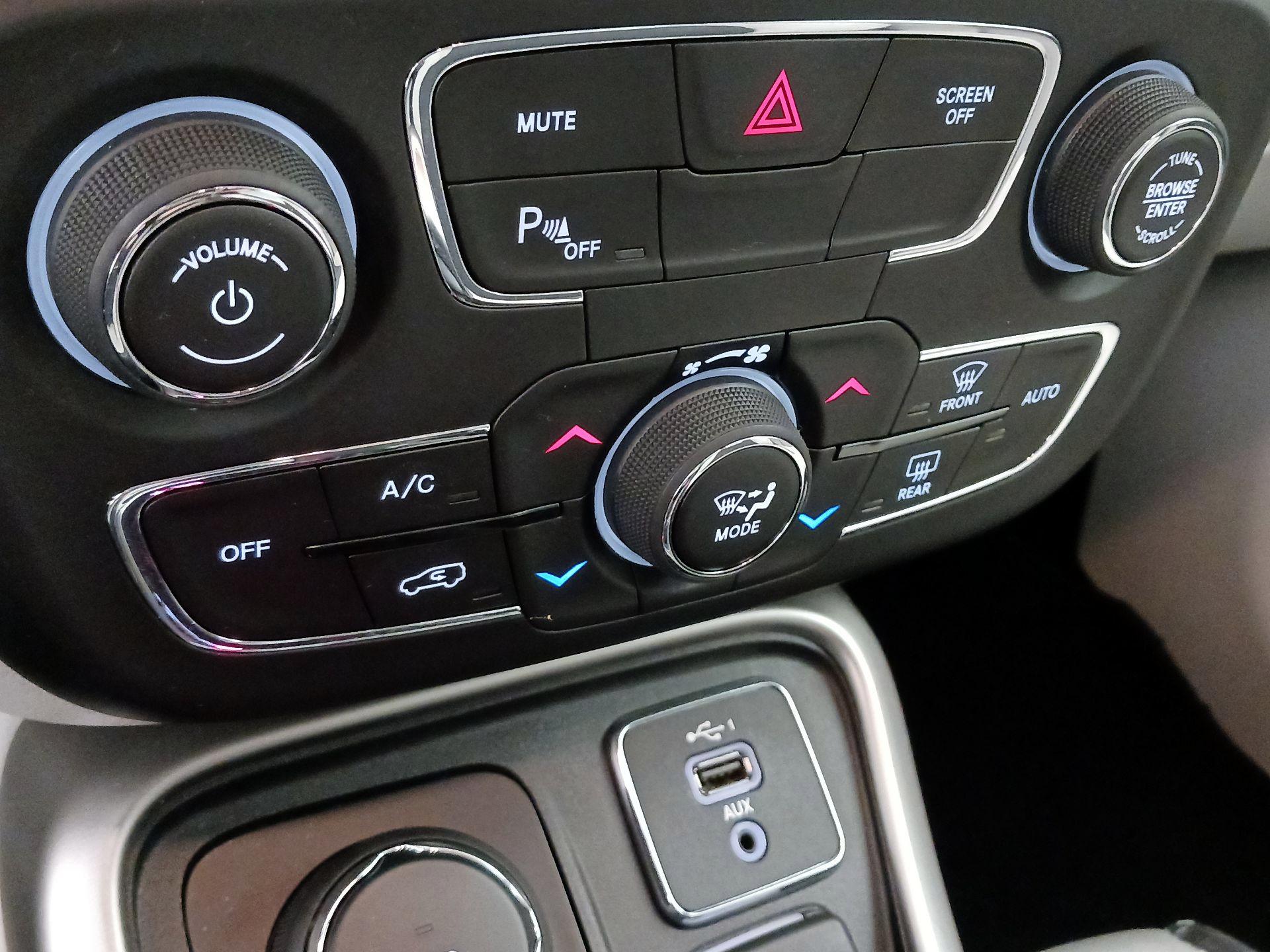 Thumbnail: 2019 Jeep Compass - 16