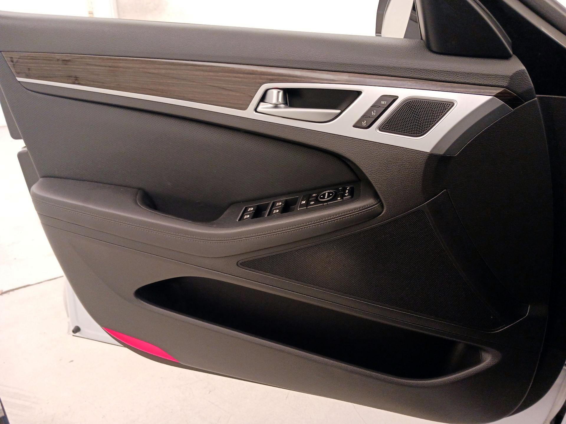 Thumbnail: 2019 Genesis G80 - 12