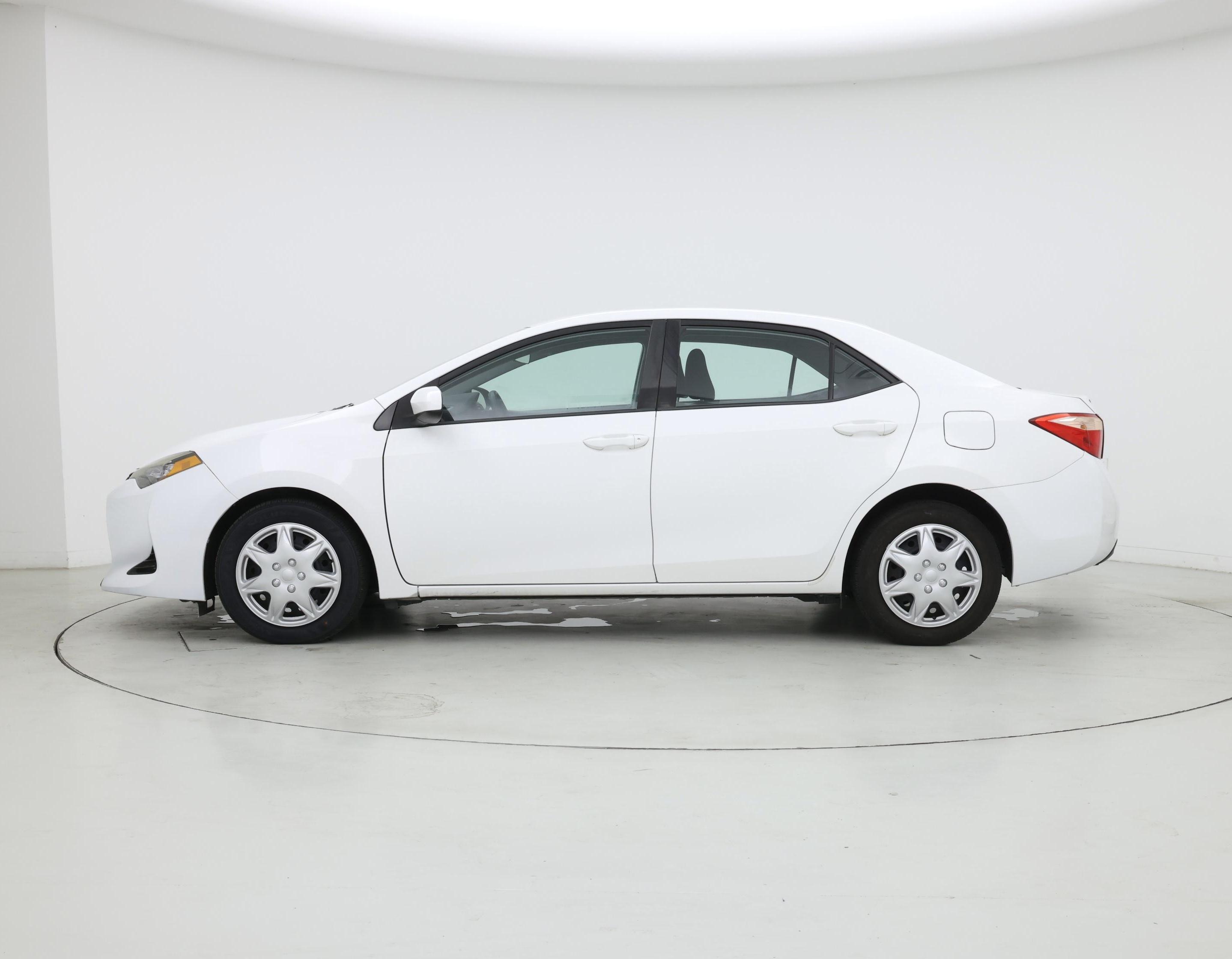 Thumbnail: 2017 Toyota Corolla - 3