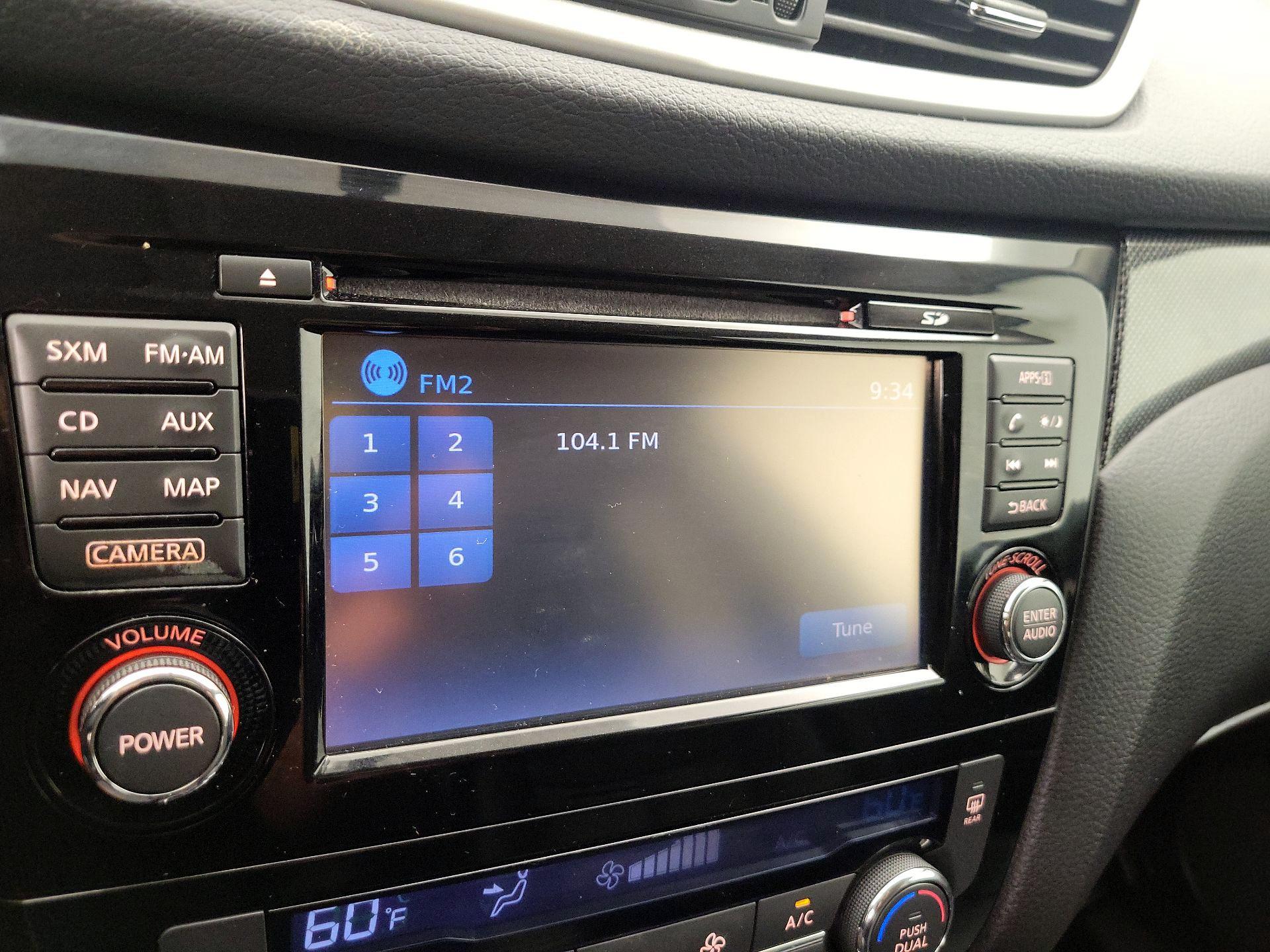 Thumbnail: 2016 Nissan Rogue - 16