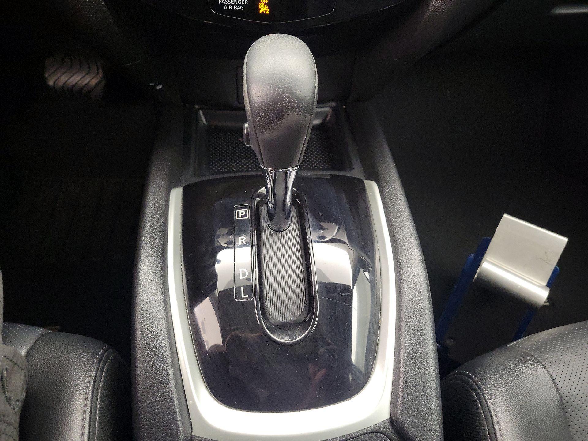 Thumbnail: 2016 Nissan Rogue - 18