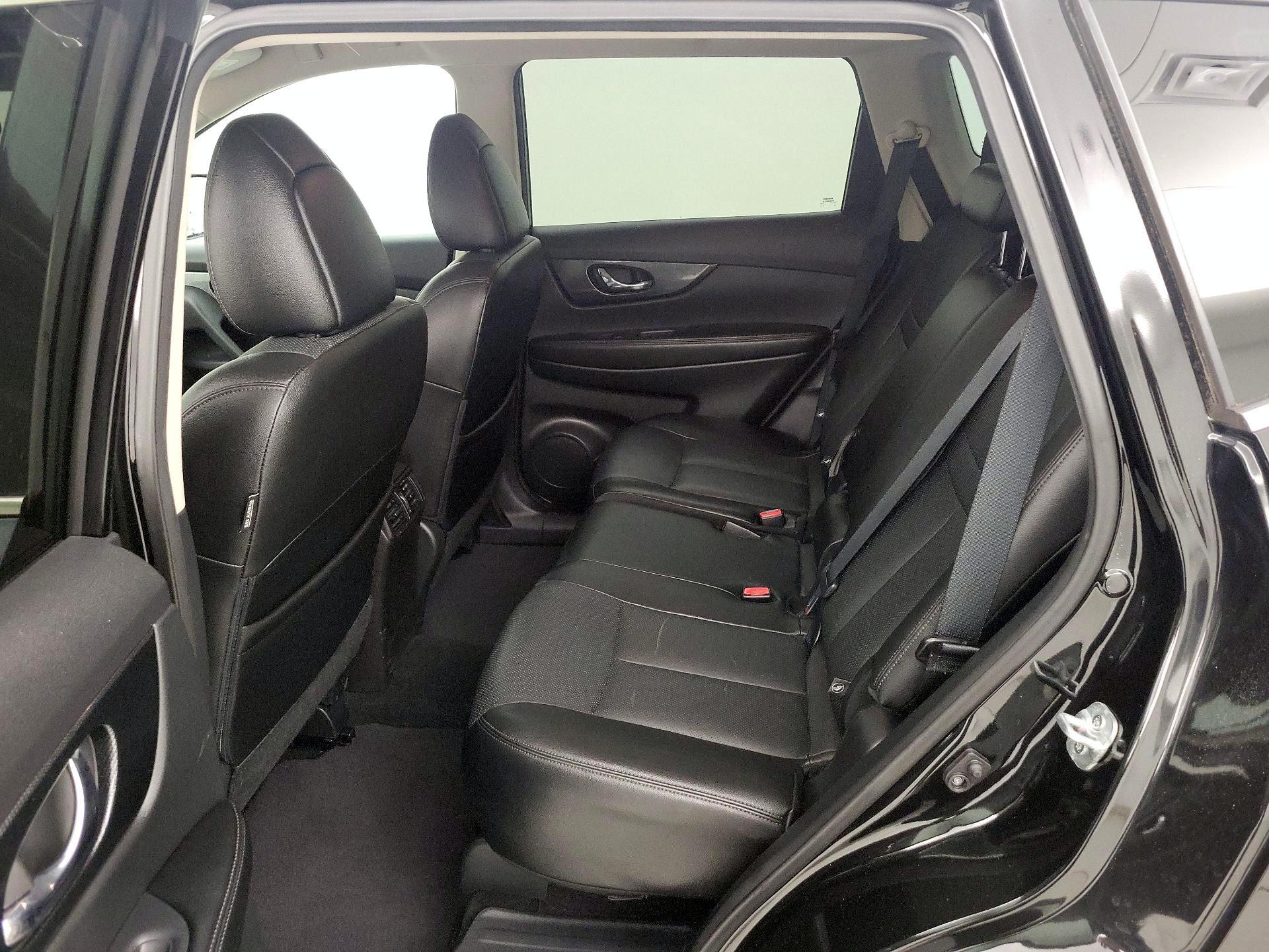 Thumbnail: 2016 Nissan Rogue - 20