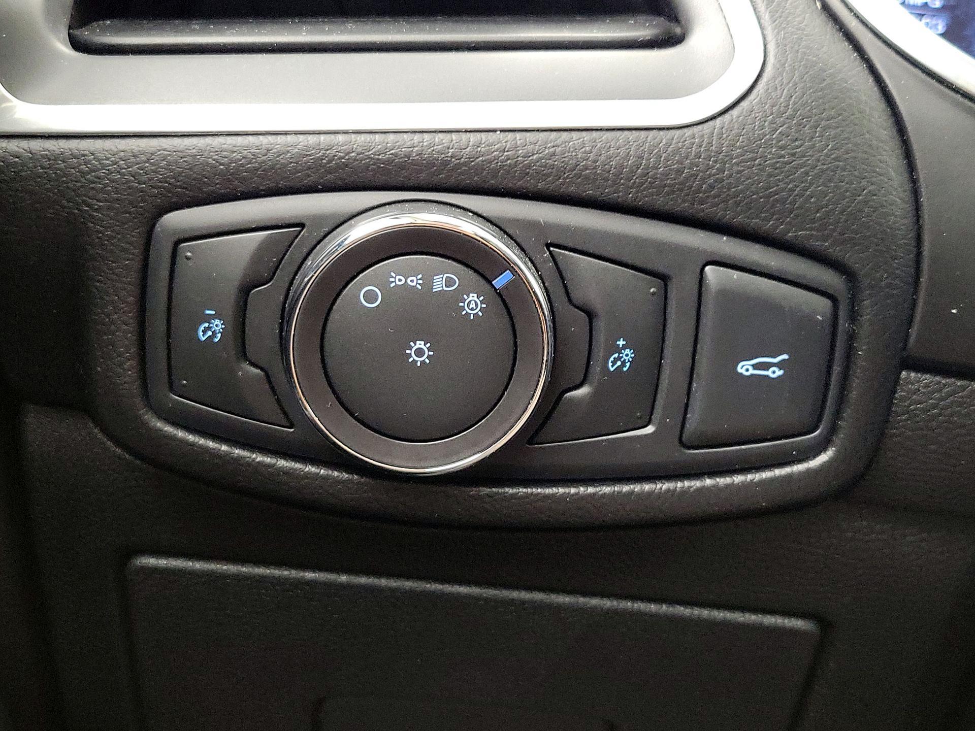 Thumbnail: 2016 Ford Edge - 13