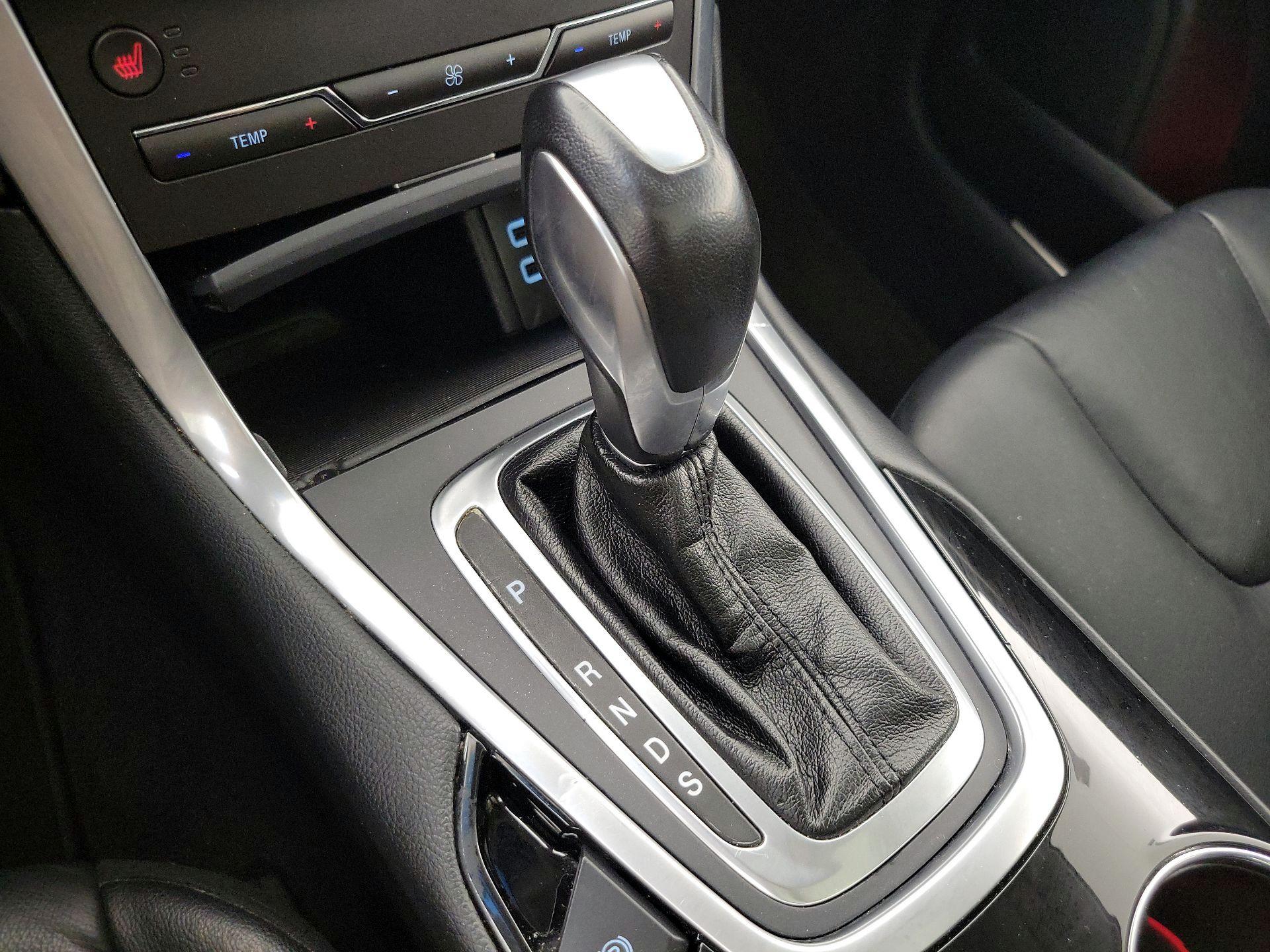 Thumbnail: 2016 Ford Edge - 17