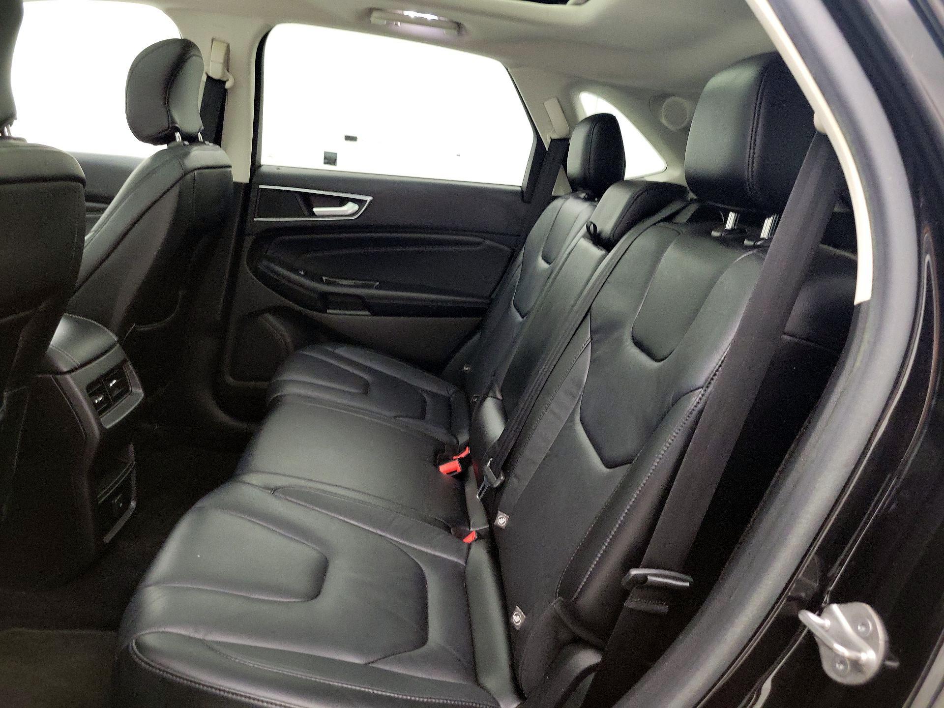 Thumbnail: 2016 Ford Edge - 20