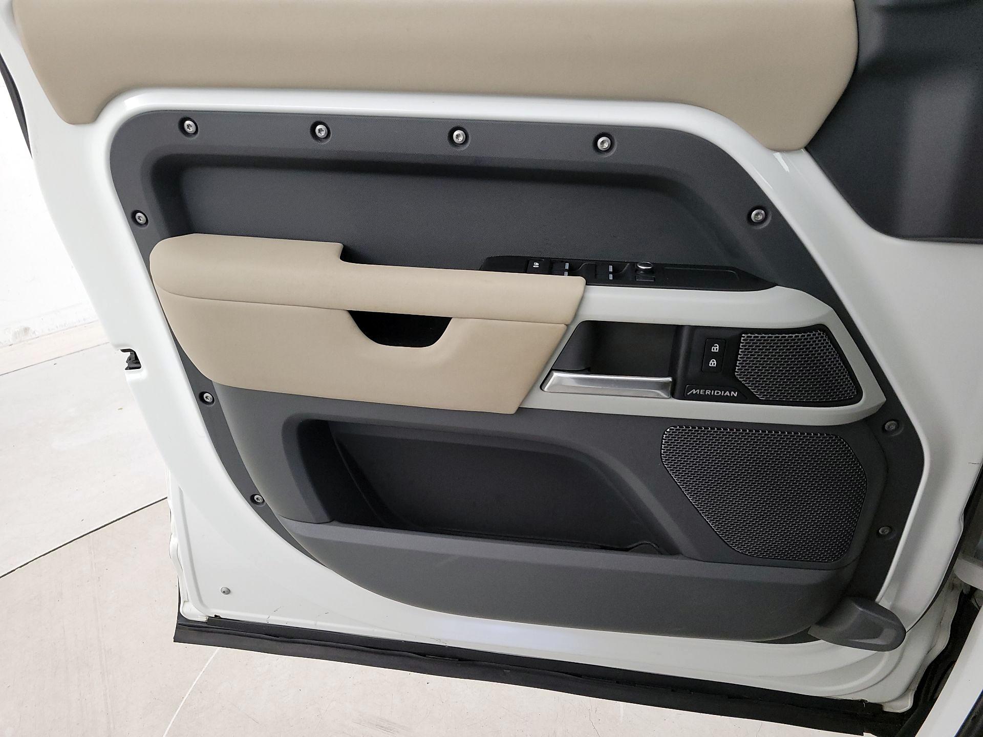 Thumbnail: 2020 Land Rover Defender - 12