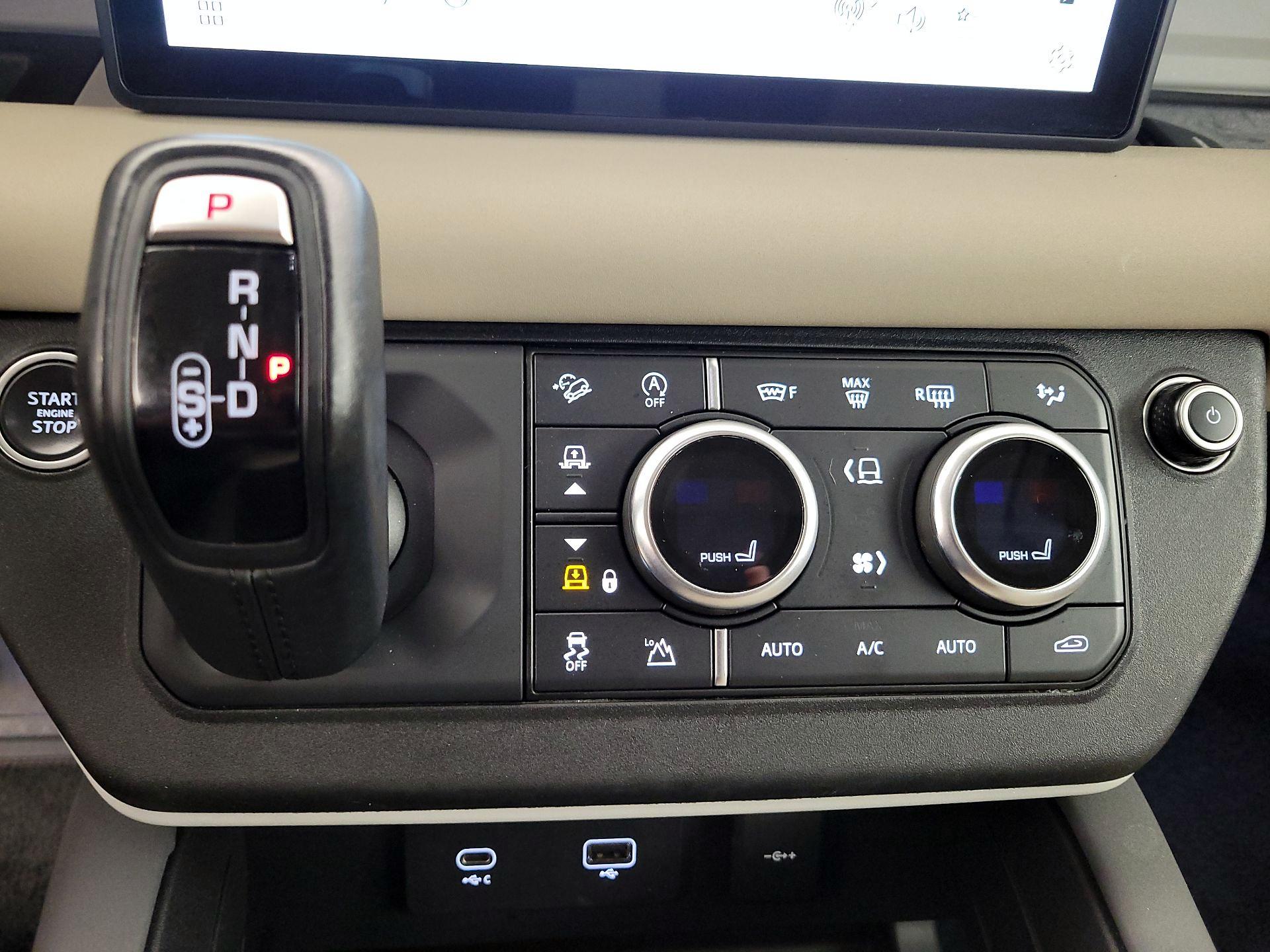 Thumbnail: 2020 Land Rover Defender - 17