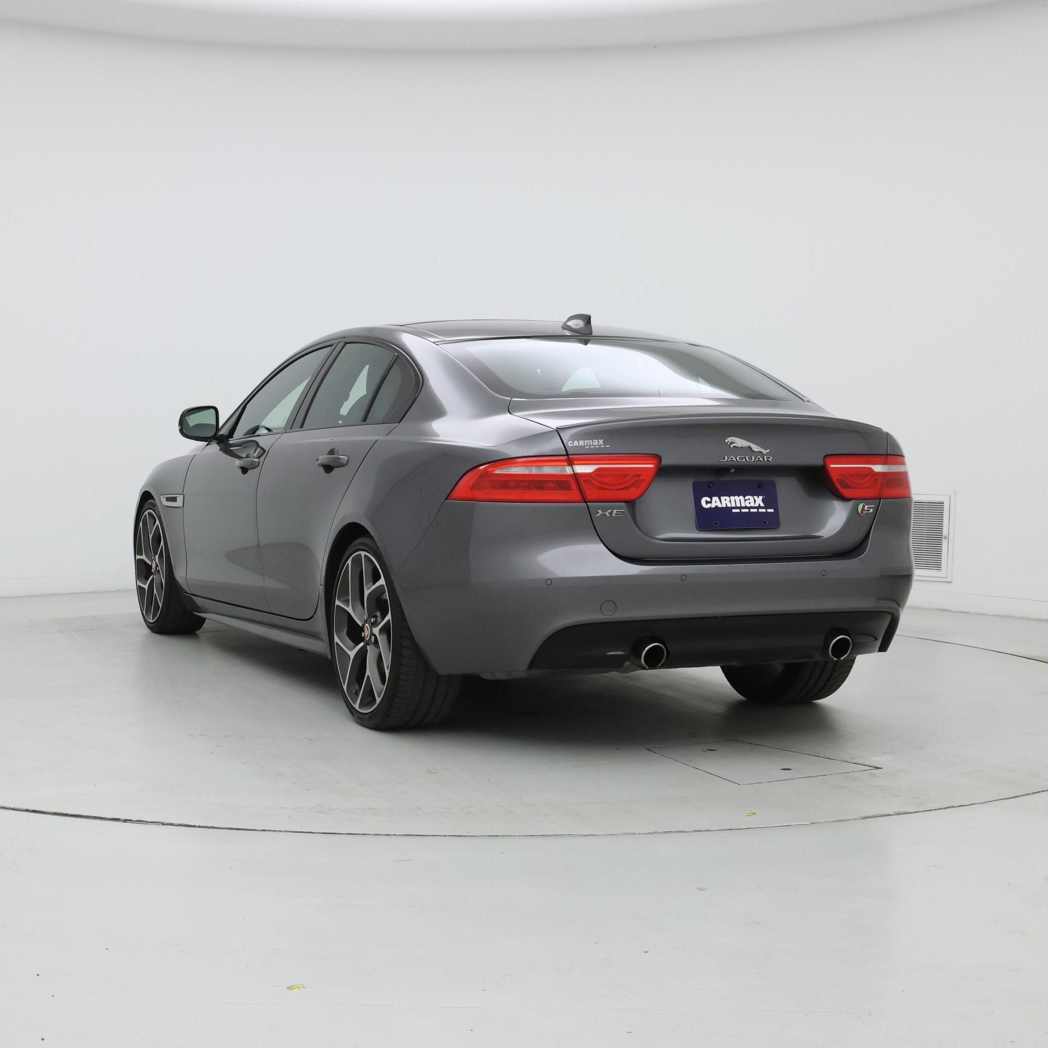 Thumbnail: 2018 Jaguar XE - 2