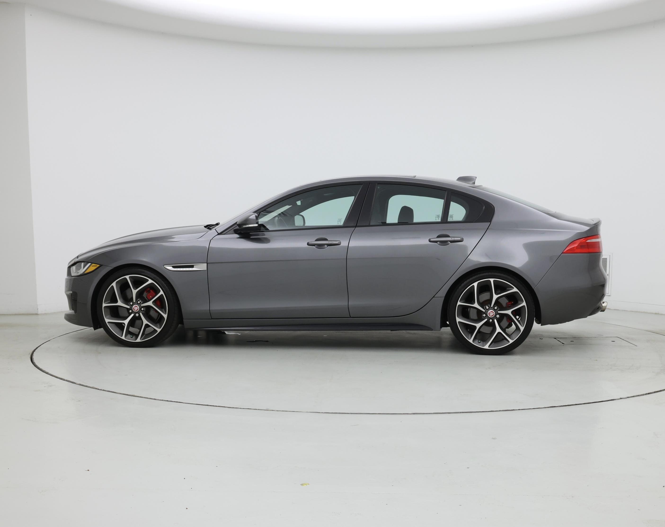 Thumbnail: 2018 Jaguar XE - 3