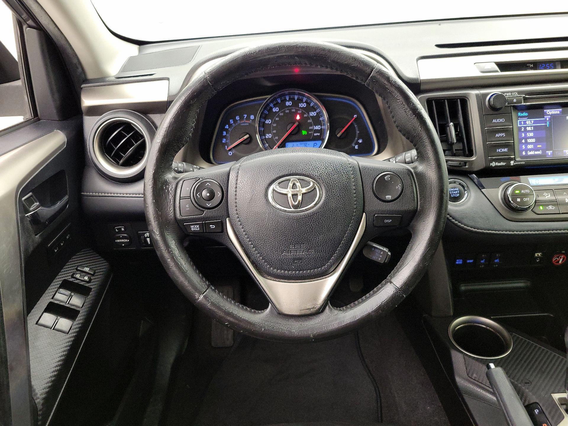 Thumbnail: 2015 Toyota RAV4 - 10