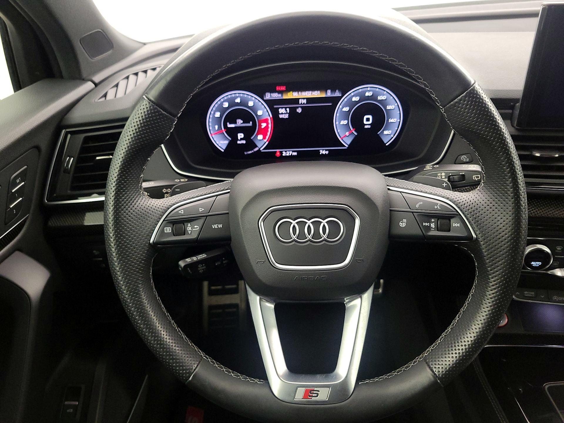 Thumbnail: 2021 Audi SQ5 - 10
