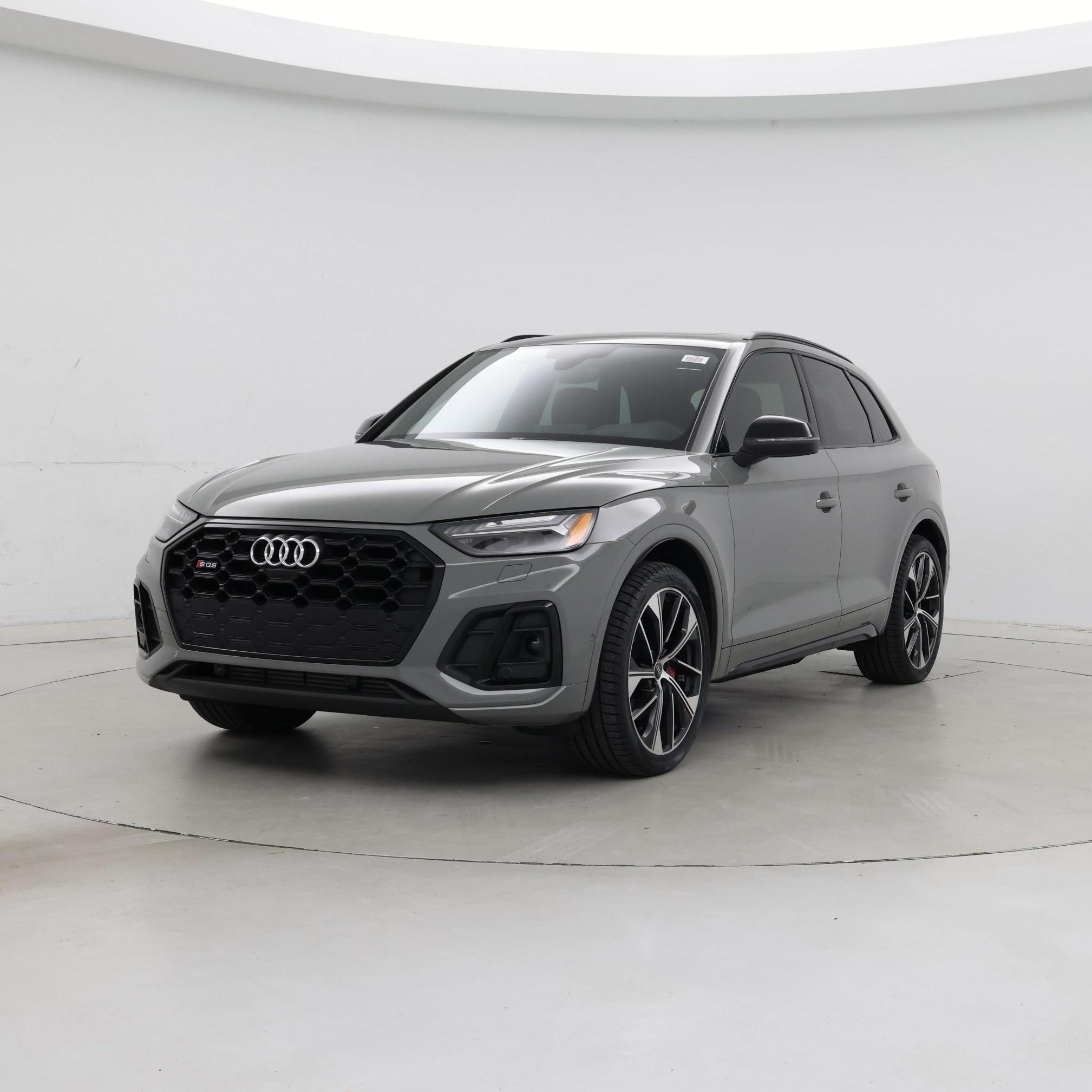 Thumbnail: 2021 Audi SQ5 - 4