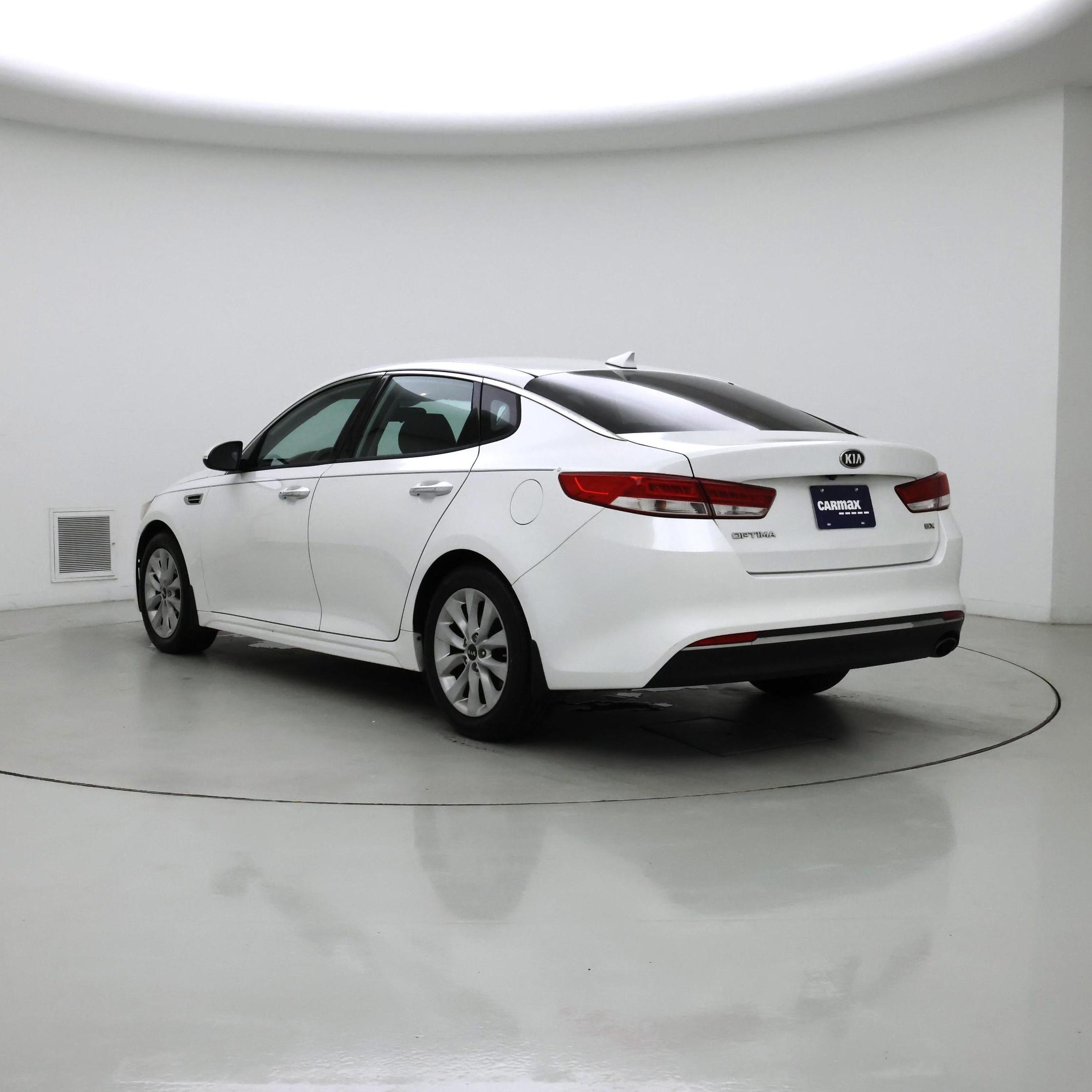 Thumbnail: 2017 Kia Optima - 2