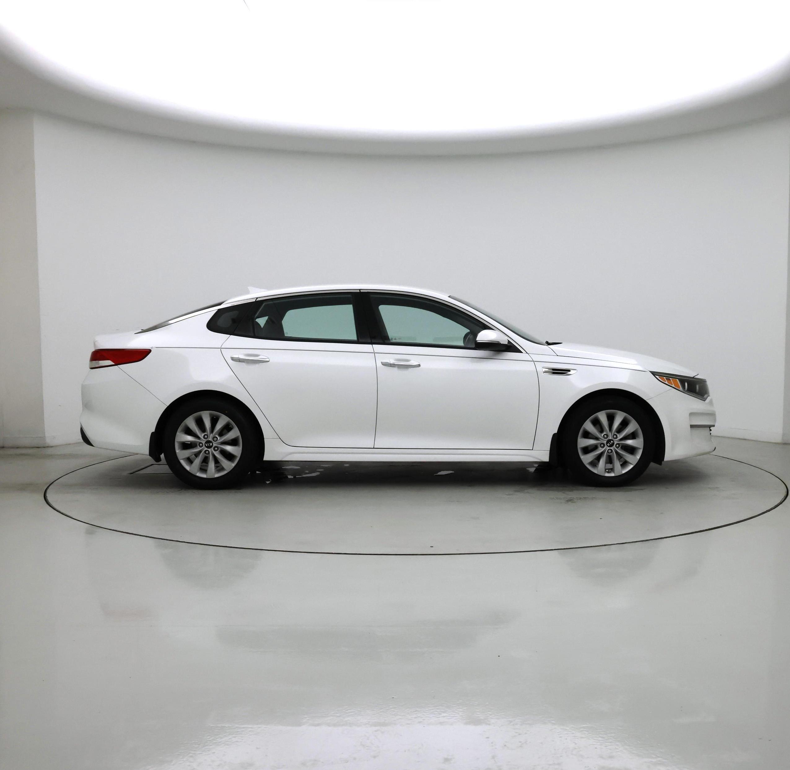 Thumbnail: 2017 Kia Optima - 7