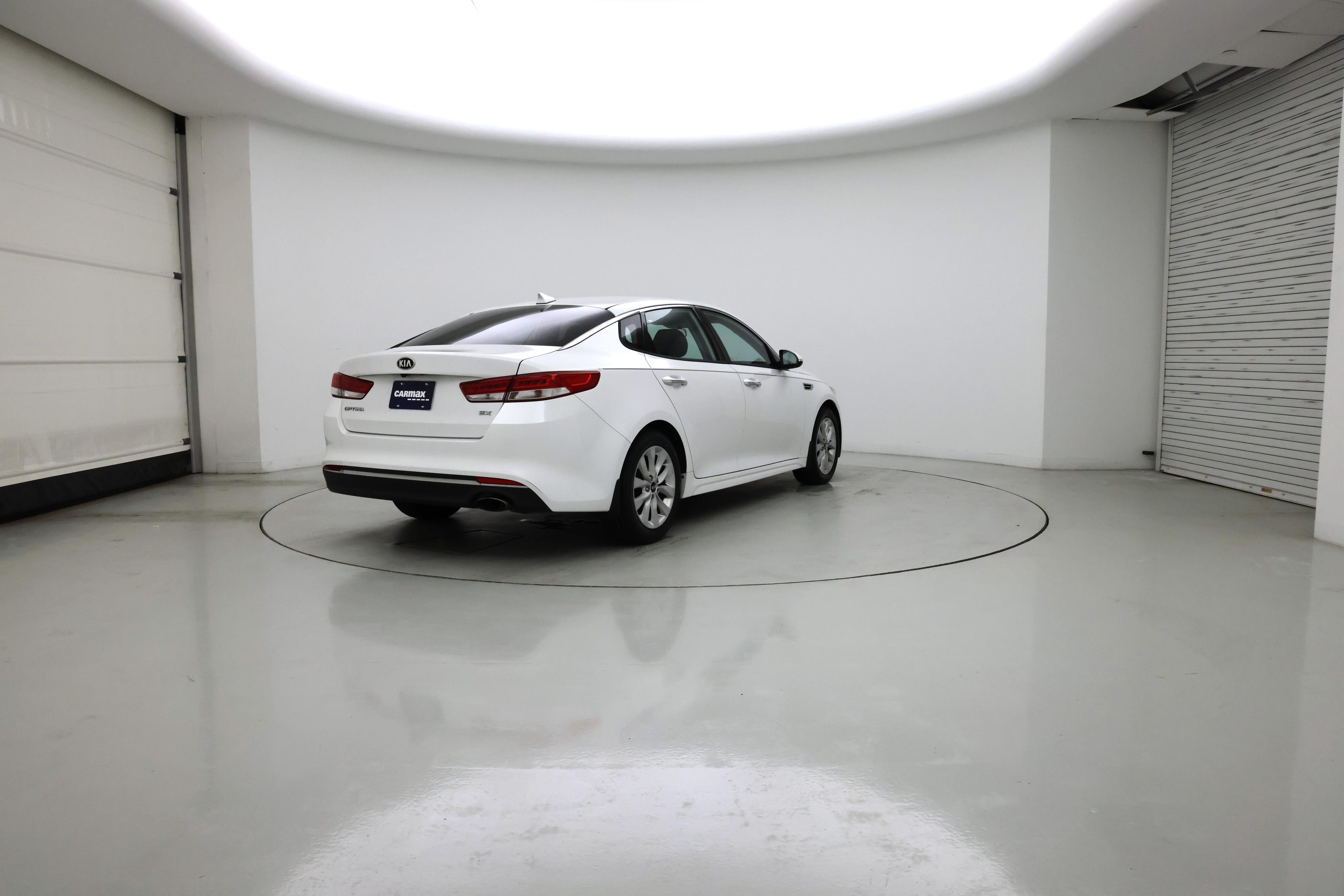 Thumbnail: 2017 Kia Optima - 8