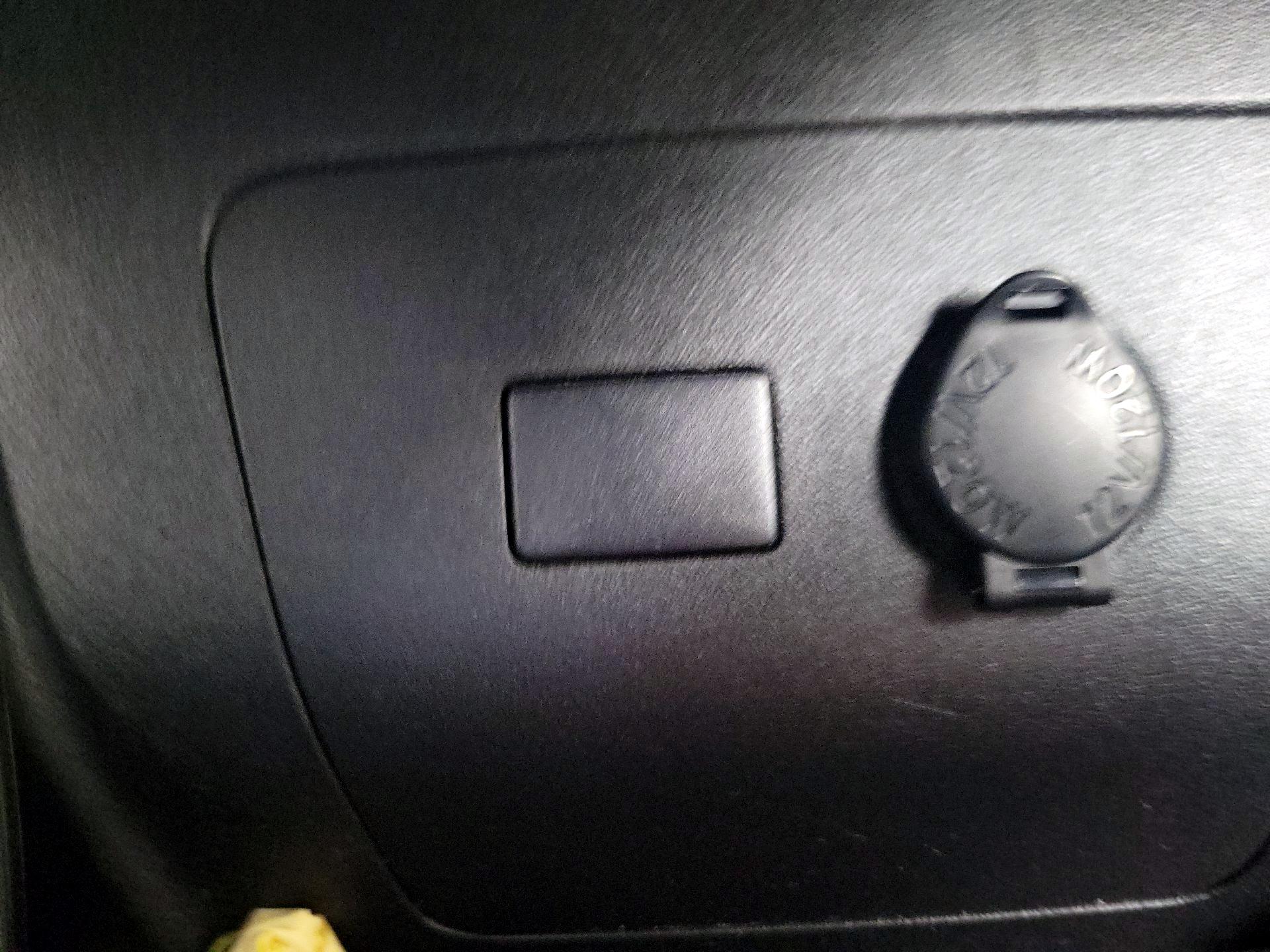 Thumbnail: 2015 Toyota Prius - 18