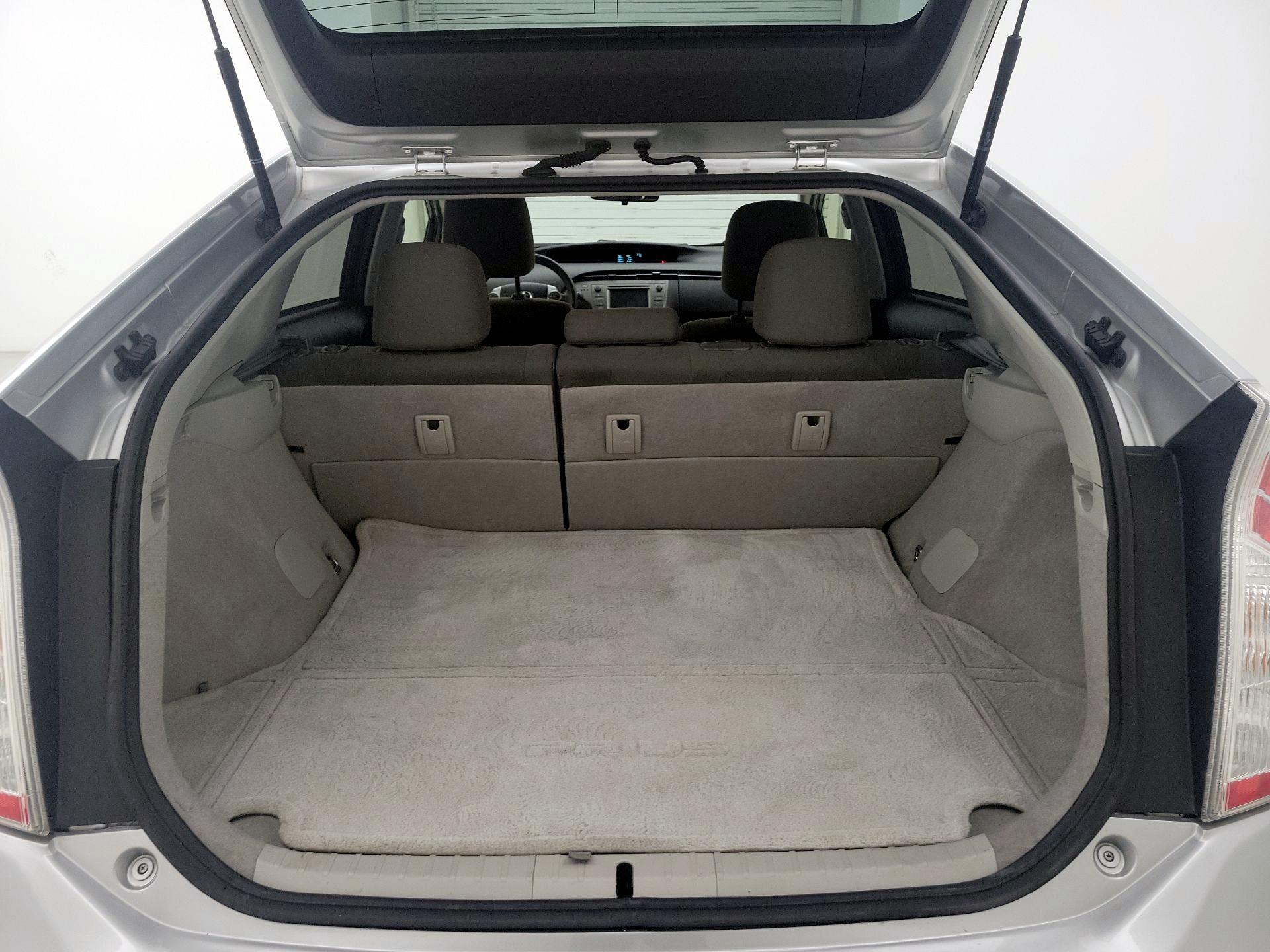 Thumbnail: 2015 Toyota Prius - 20