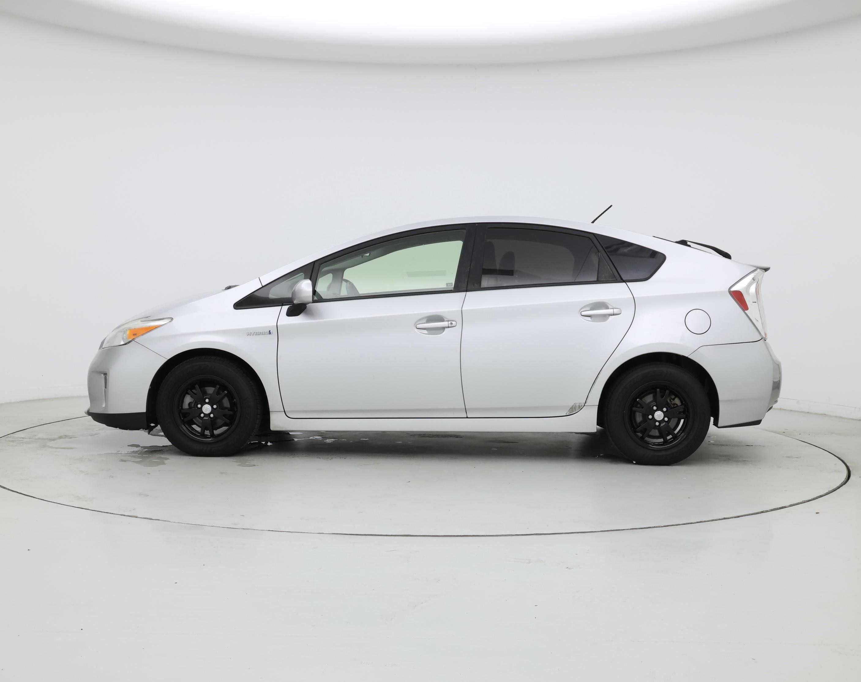 Thumbnail: 2015 Toyota Prius - 3